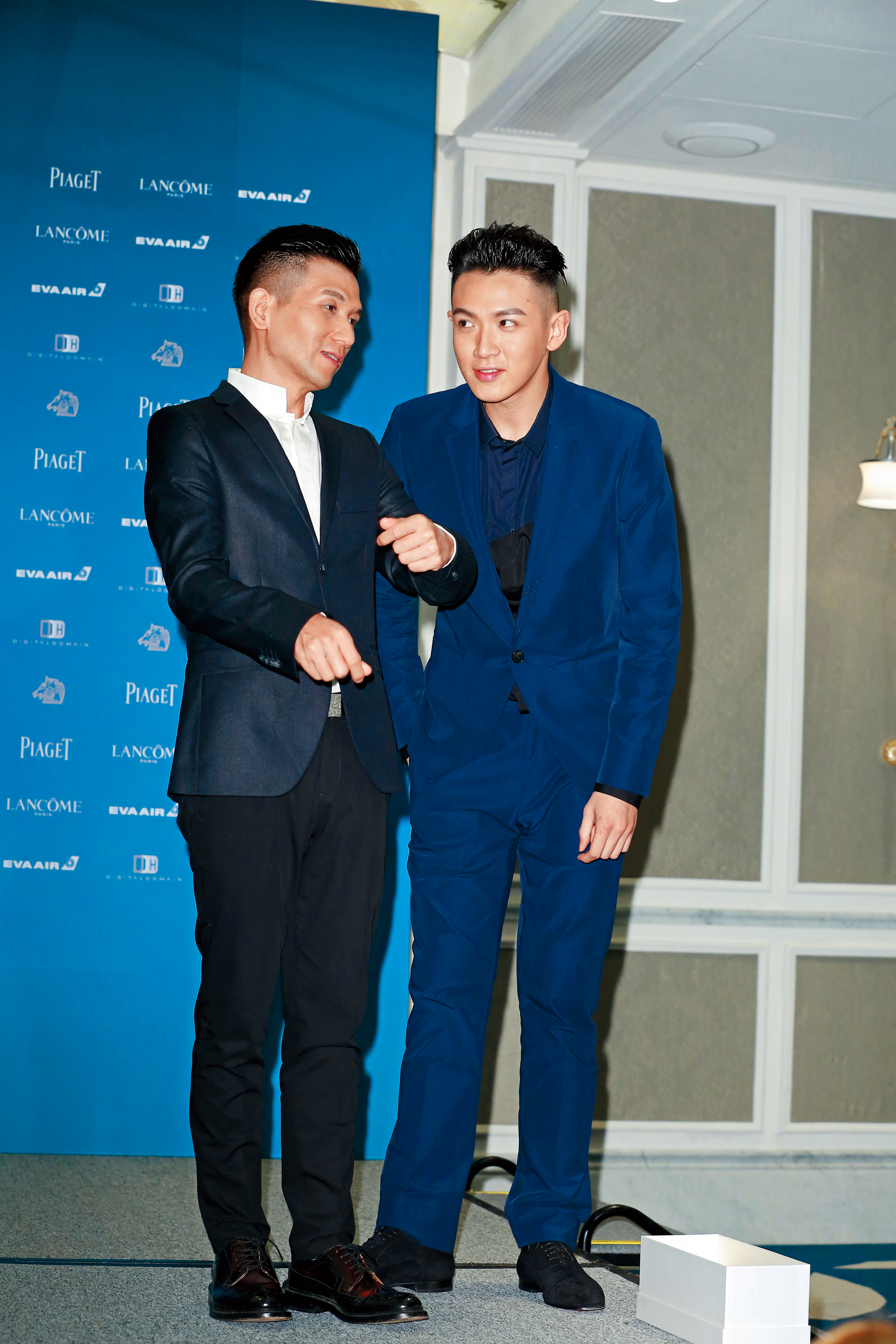 之前柯震東(右)曾與導演趙德胤合作《再見瓦城》,如今趙德胤的新片《灼人秘密》柯震東退居幕後擔任投資人。