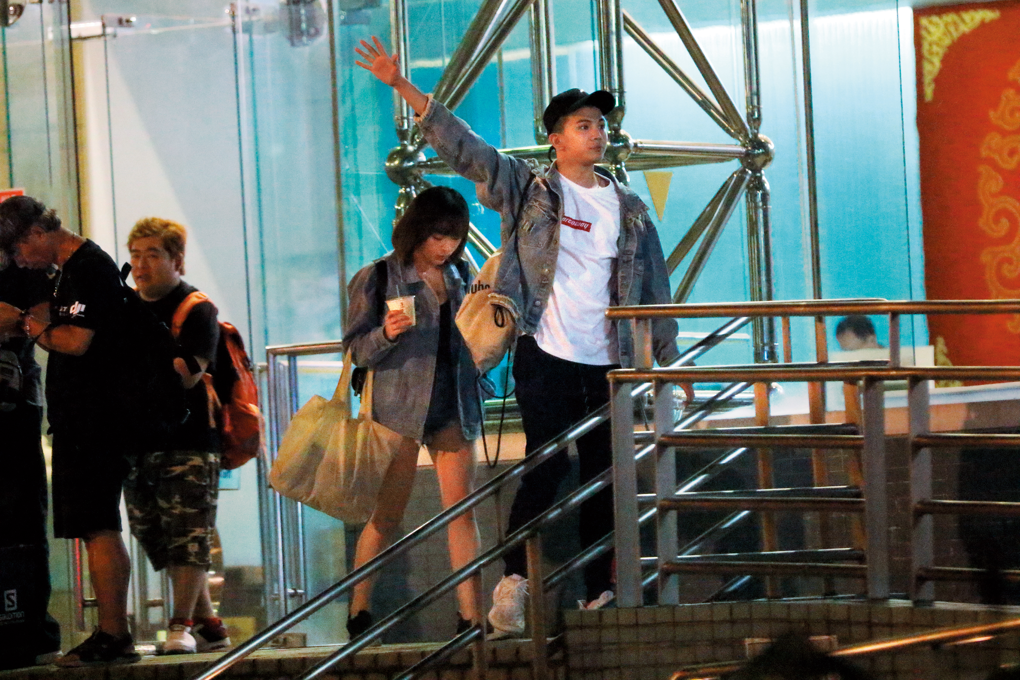 去年8月14日本刊曾直擊孫生和一名短髮妹出遊，看來現在身邊已換人。