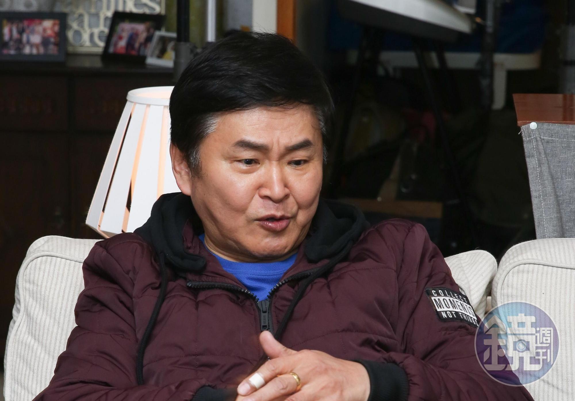 賀一航因大腸癌轉移病逝台北榮總。
