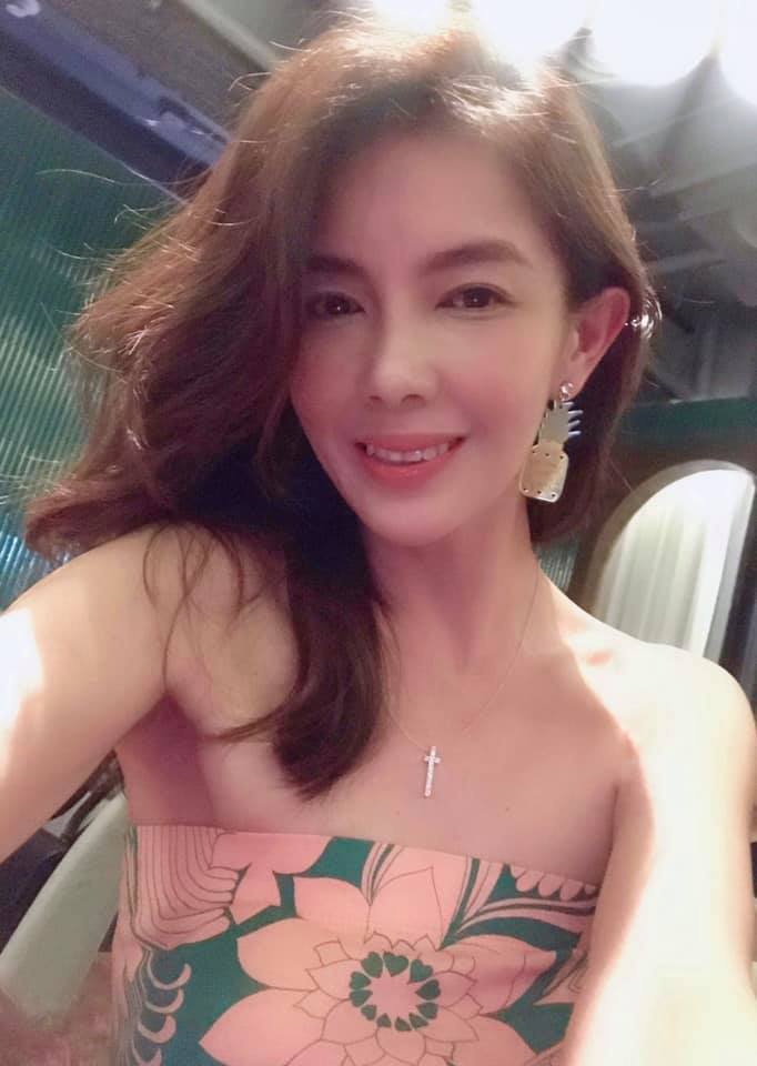 林美貞曾被直擊在街邊愛得火熱。(翻攝自林美貞臉書)