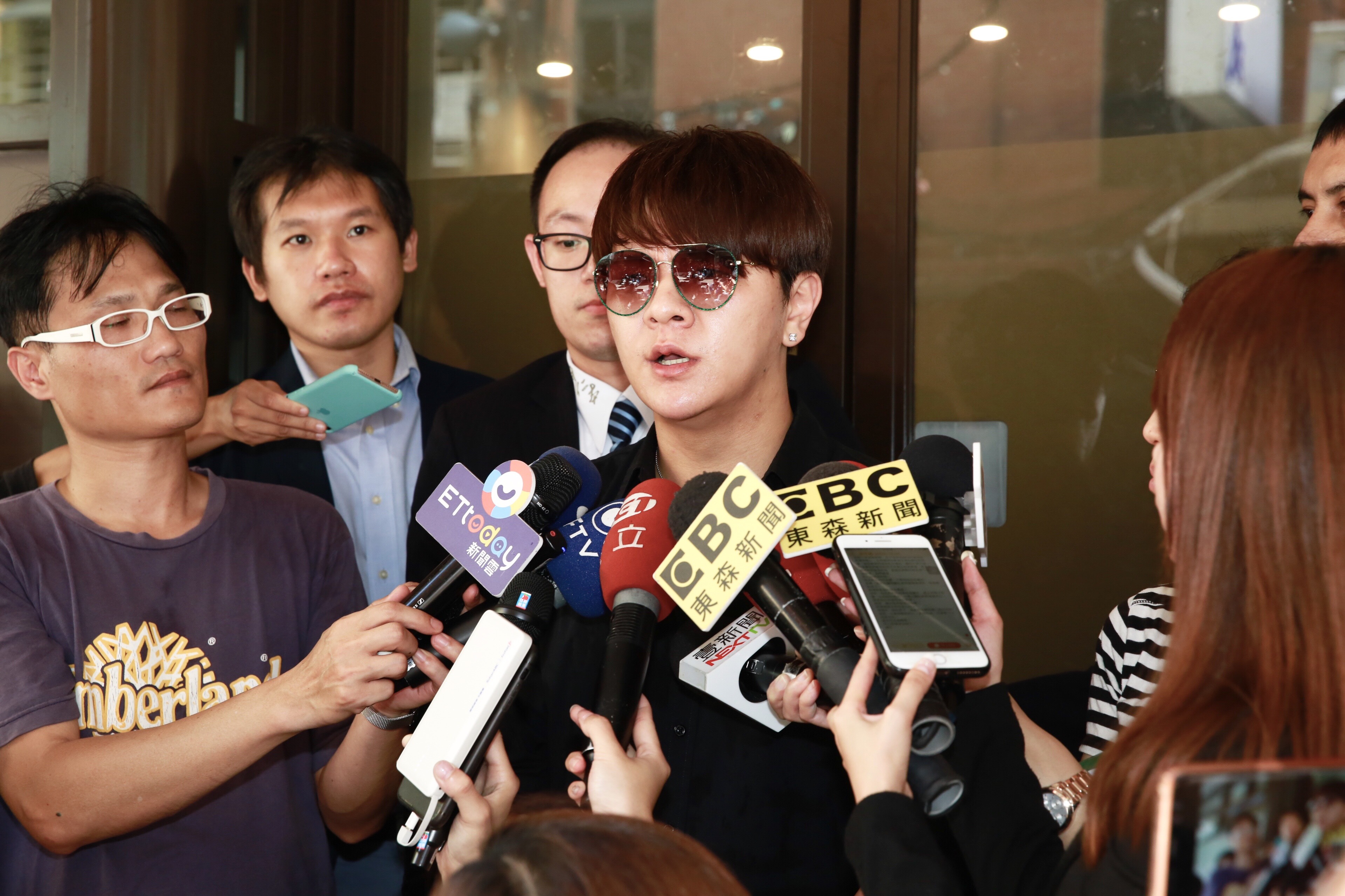 曾治豪透露父親在病榻前不改幽默態度,要他在演藝圈好好努力。
