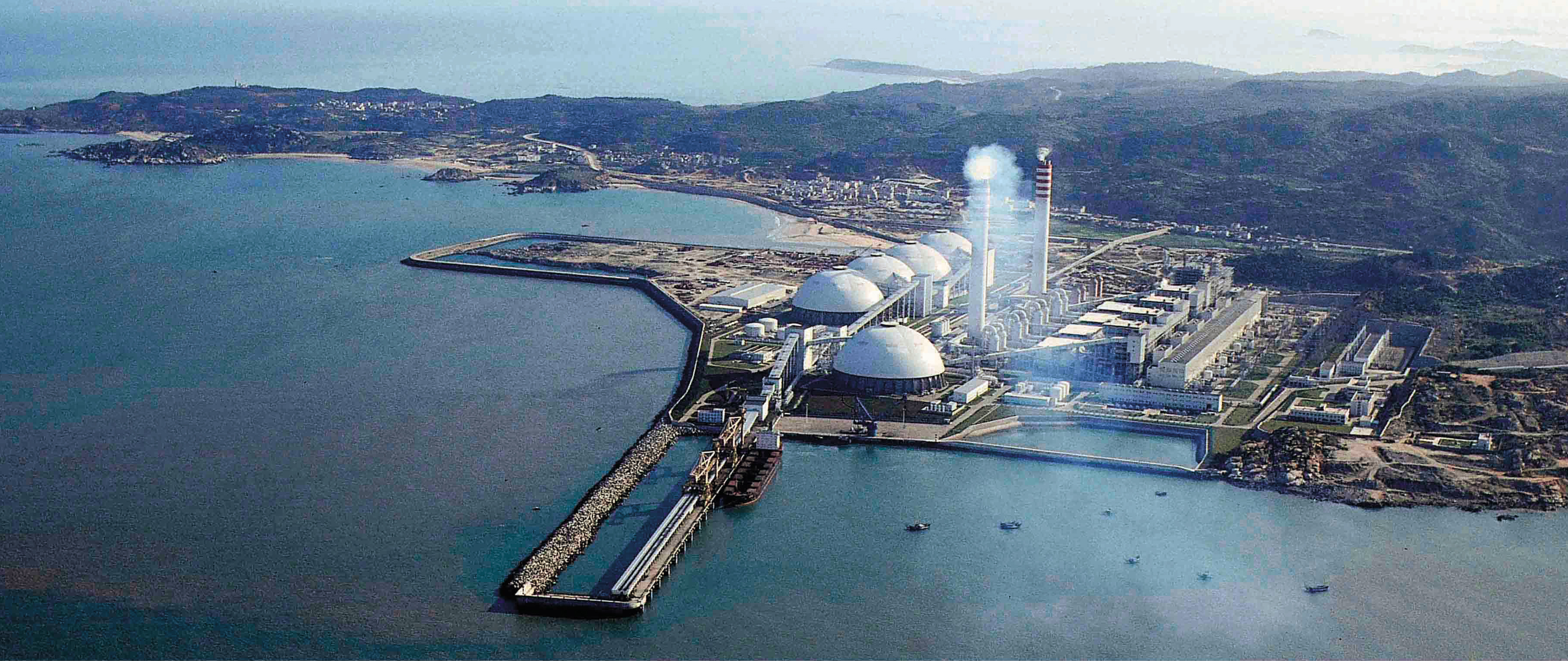 王永慶生前在百慕達群島成立的其中一家信託基金，負責投資中國大陸漳州電廠等事業。（翻攝自福建岩田工程網頁）