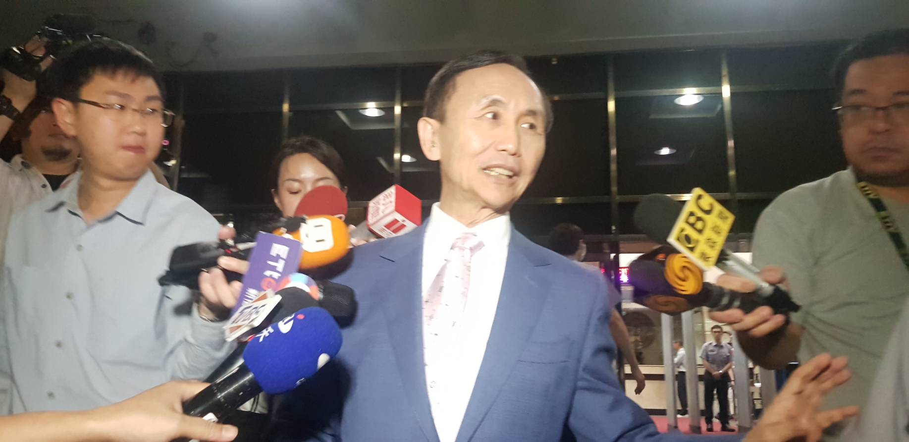 吳子嘉表示，韓國瑜有可能是中華民國未來的總統，包括他個人私生活、或他所稱的婚外情，都屬公共領域事情，必須接受最嚴格的檢驗。