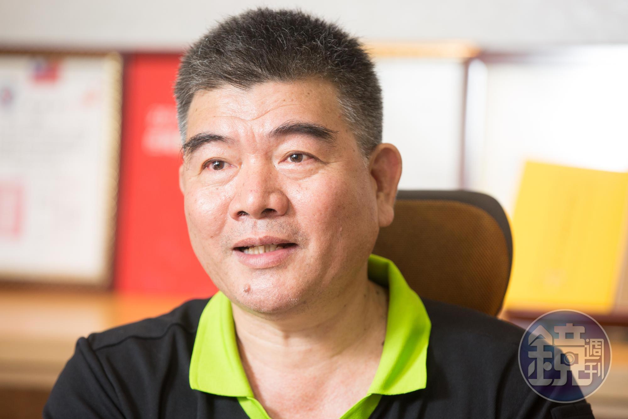 蔡耀輝決心投入冷凍檸檬原汁領域,但他口袋銀彈不足,只能向母親和岳母借貸。