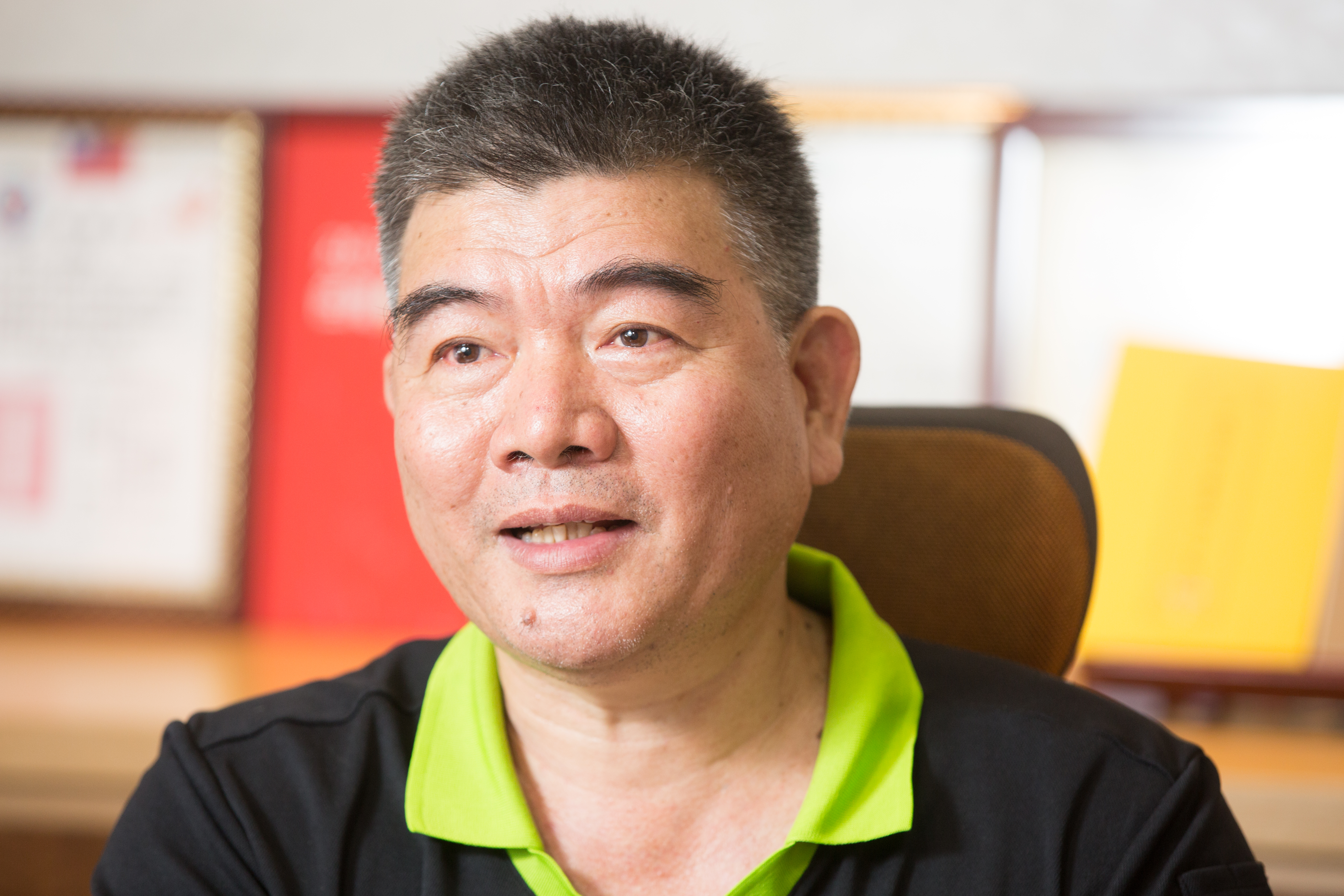 蔡耀輝決心投入冷凍檸檬原汁領域，但他口袋銀彈不足，只能向母親和岳母借貸。