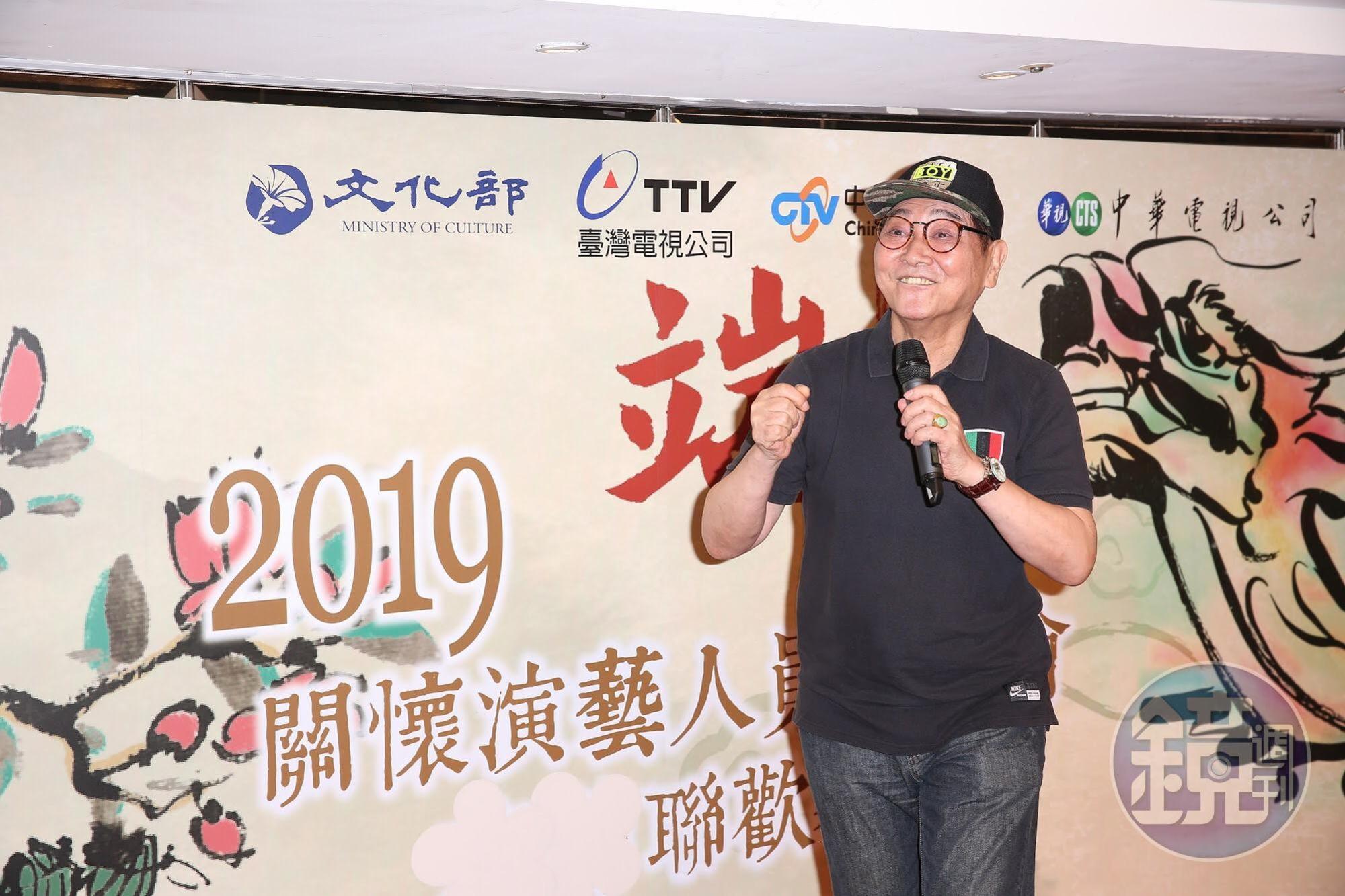 康弘談起賀一航直讚「他很聰明」。