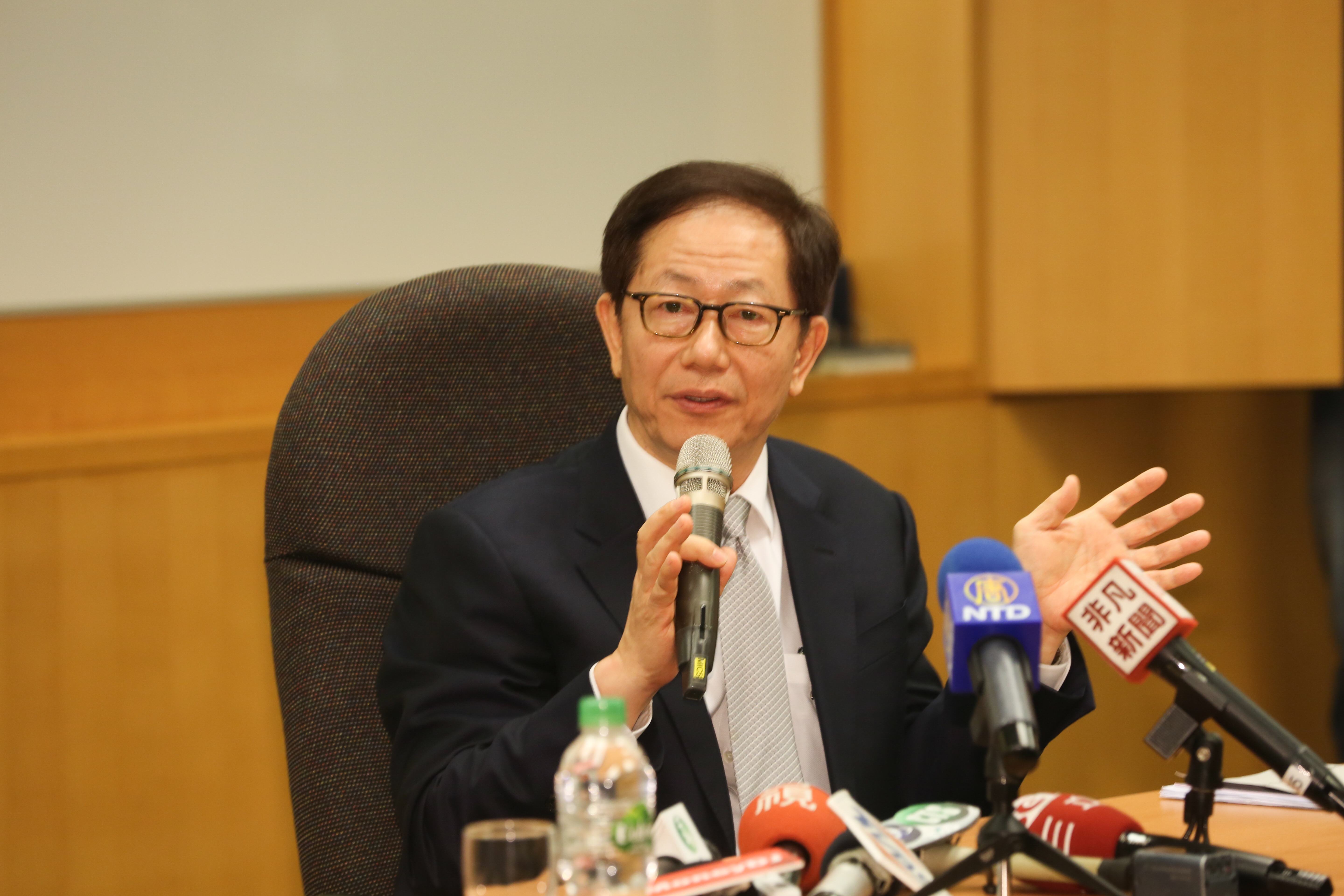 台積電董事長劉德音說，南京廠擴廠計畫將調整。