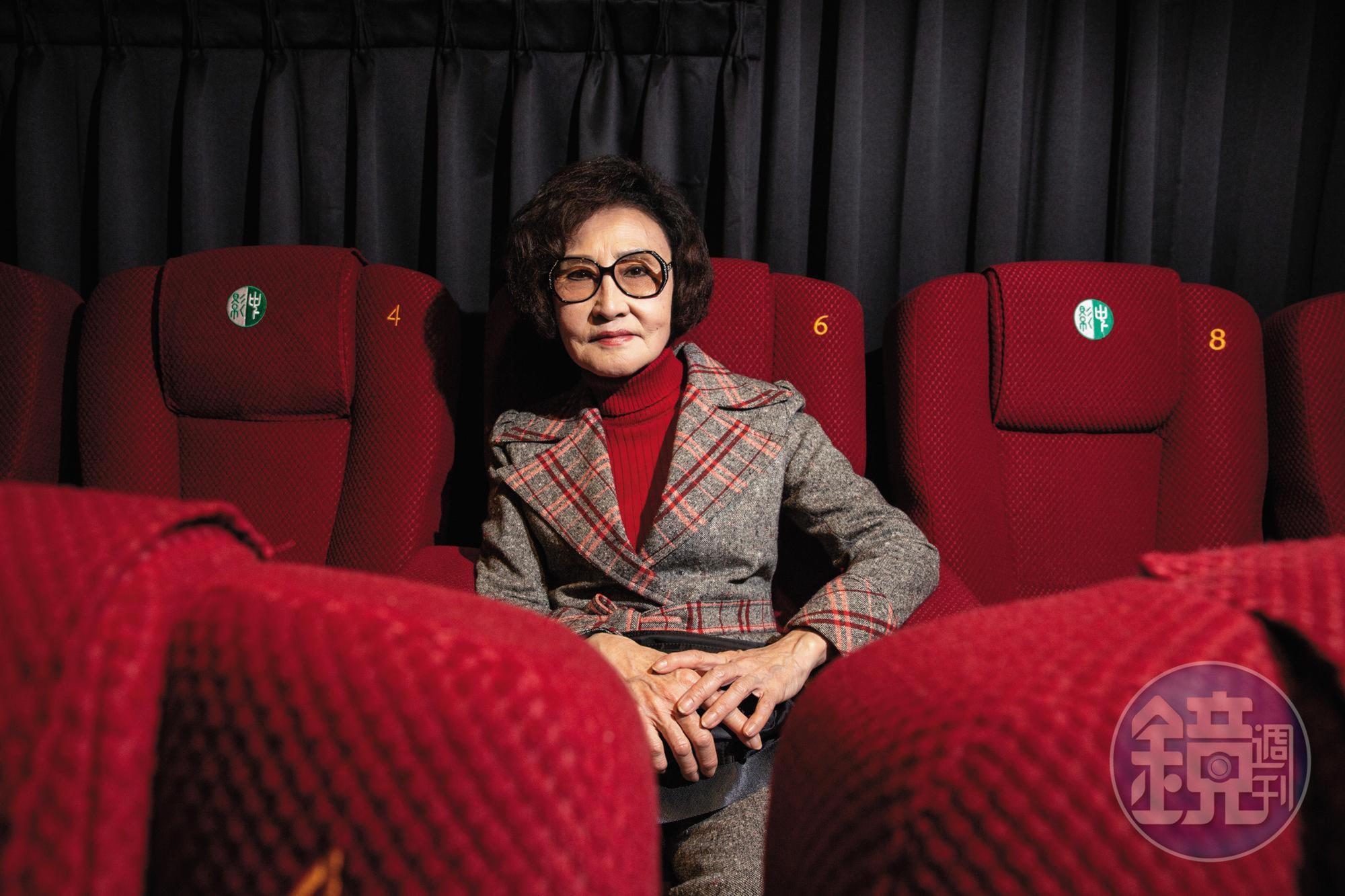 白虹經常參加台語片老影星的聚會與活動，這天她受邀出席影帝柯俊雄的自傳電影首映會。
