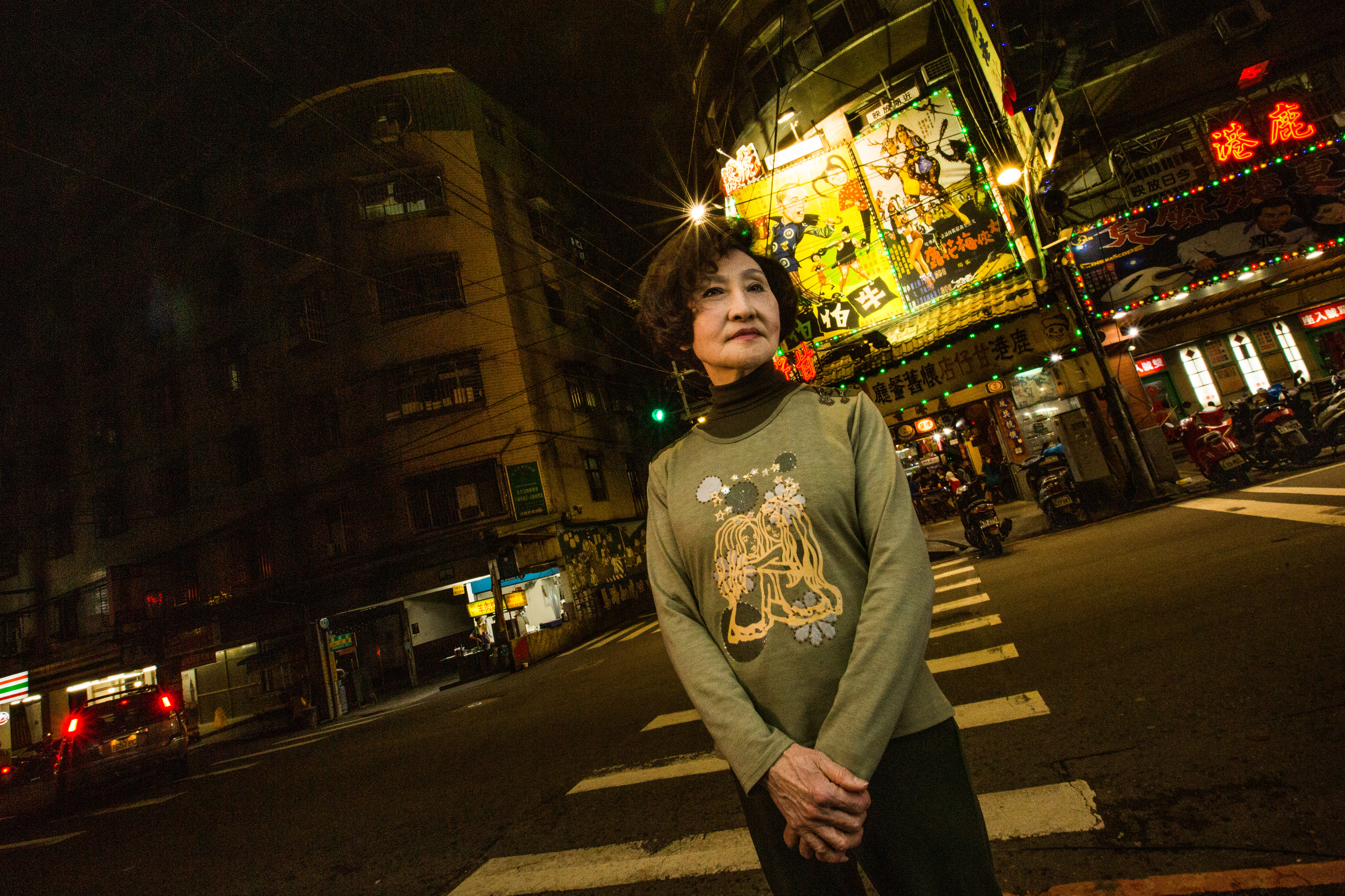 位於土城的懷舊熱炒餐廳，以白虹主演的《大俠梅花鹿》作為招牌，營造本土懷舊氣氛。