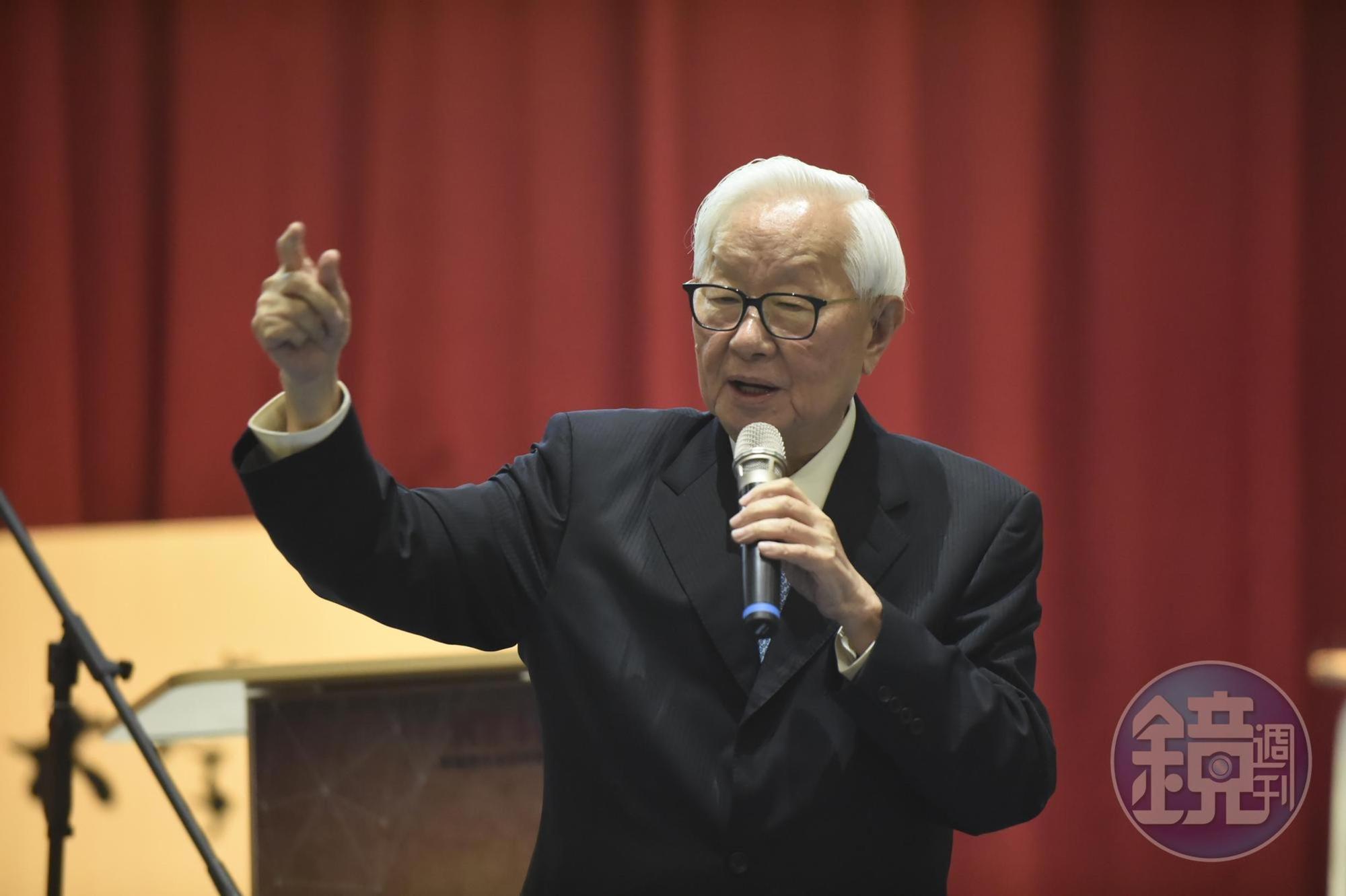 台積電創辦人張忠謀大爆料說，李國鼎曾批評，智財權是帝國主義欺負落後國家的東西。
