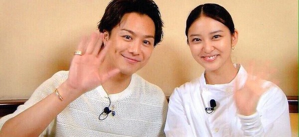 武井咲在23歲當紅之際嫁給放浪兄弟主唱TAKAHIRO。（網路圖片）