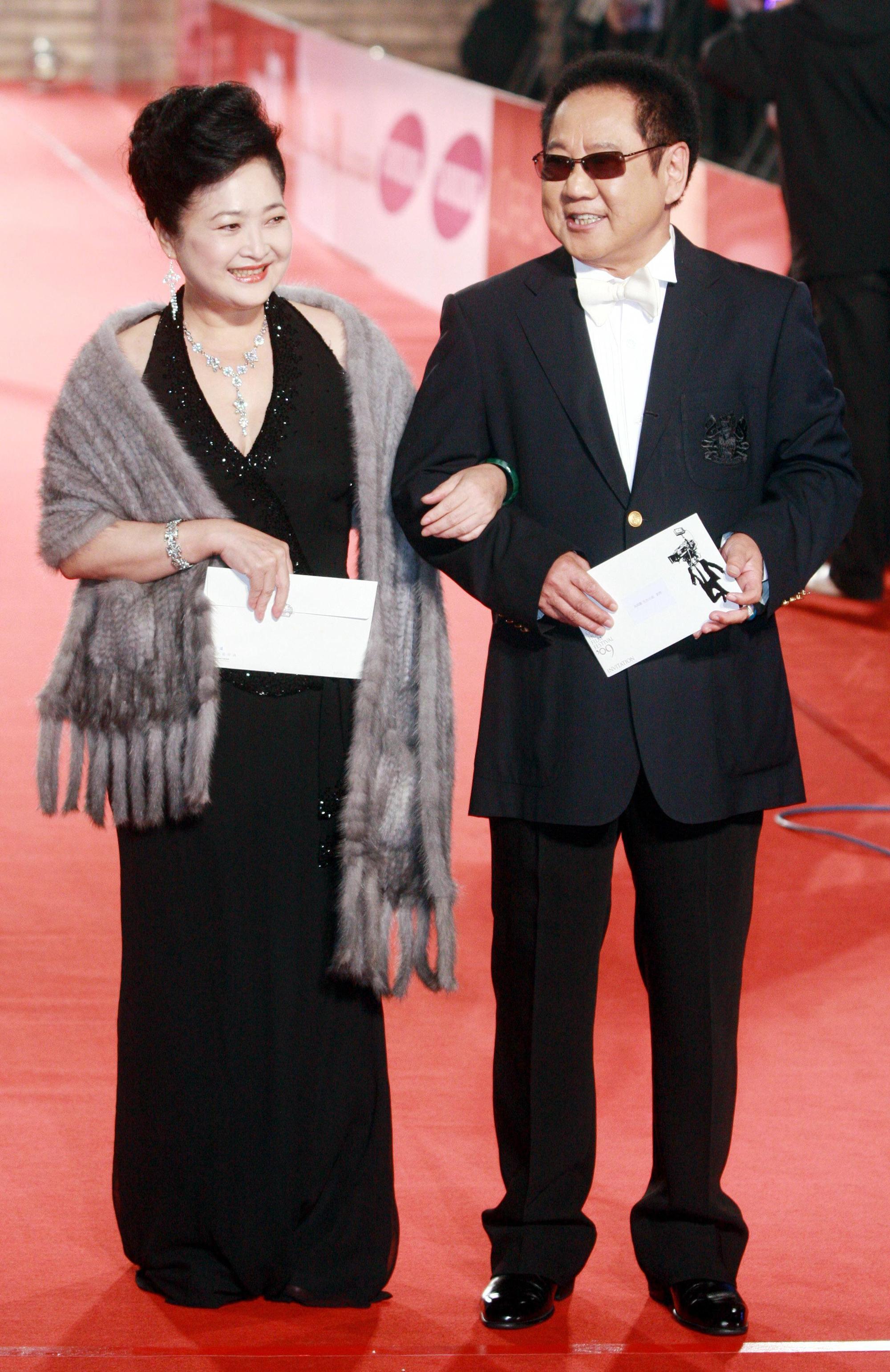 2009年馬如龍以上屆得獎人身分再度來到金馬獎,與妻子沛小嵐一起走紅毯。(東方IC)