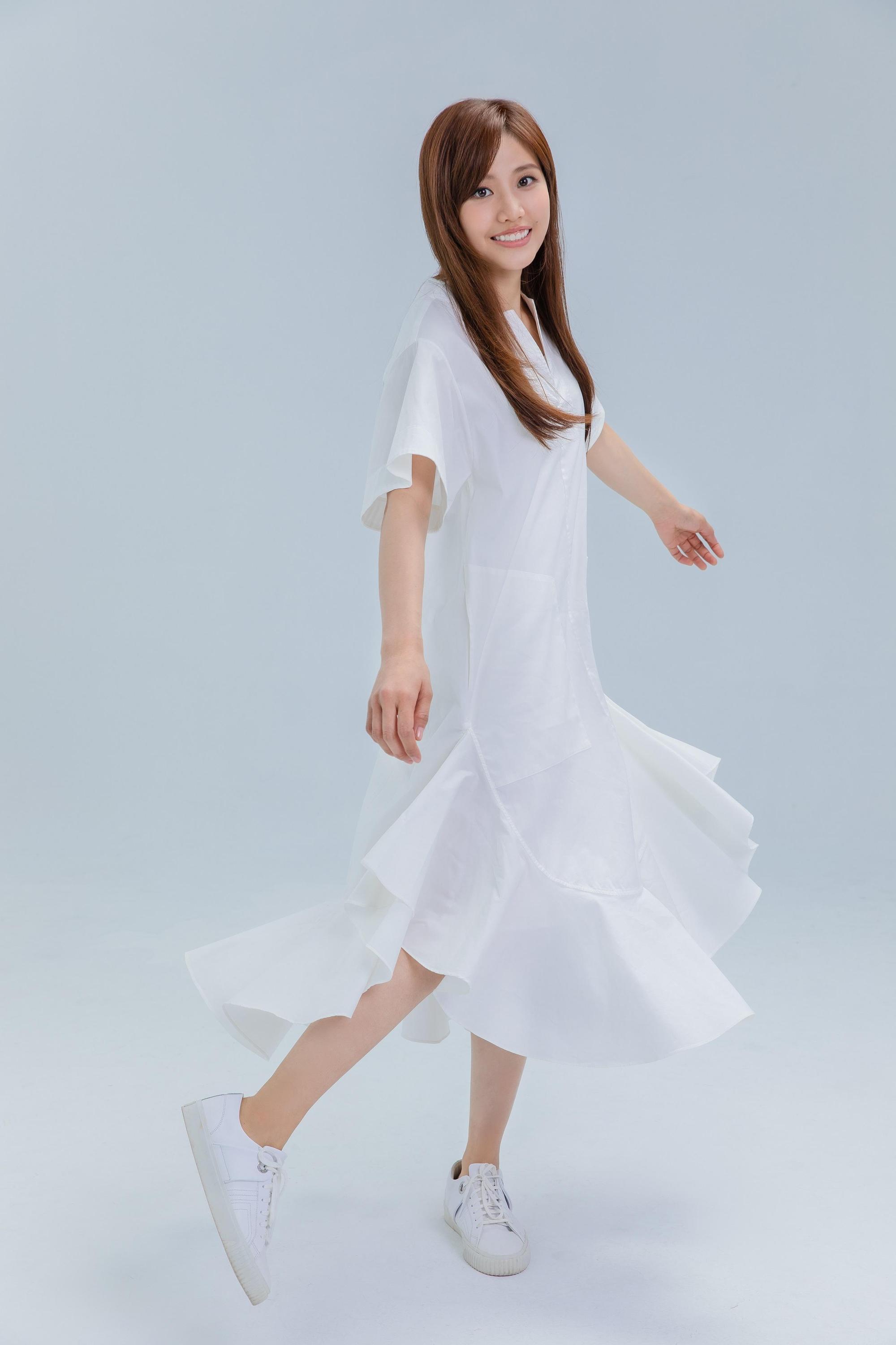 吳汶芳近來除天天狂跑校園演出，也吸引代言上門。（福茂唱片提供）
