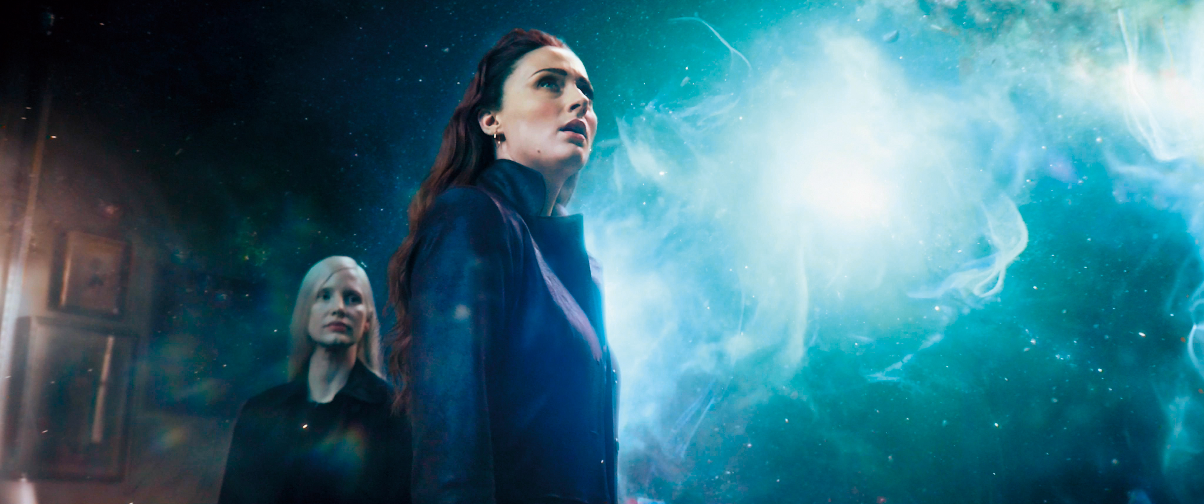 琴葛雷在意外獲得神祕能量後成為最強變種人，但也因而失控黑化，電影情感及打鬥戲精彩，對她的心理轉折卻刻畫不足。（翻攝自cnet.com）