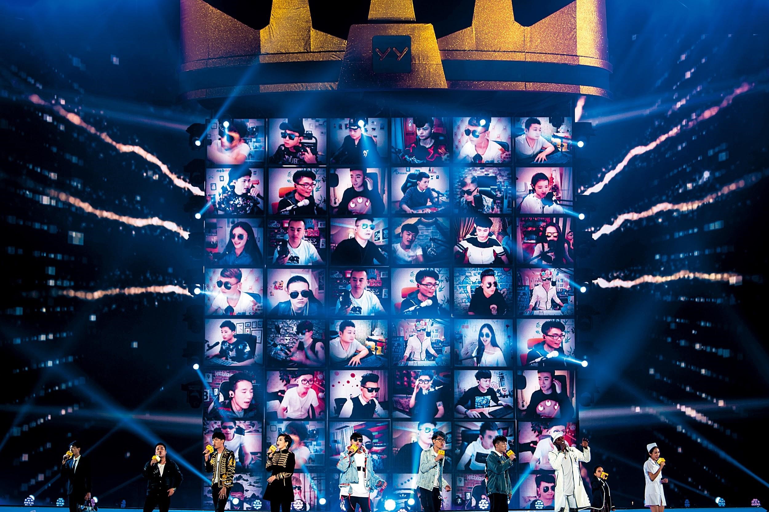 每年YY直播舉辦頒獎盛典前，都會為主播帶來高收入，活動除邀請主播們走紅毯、也找藝人表演，場面浩大，是直播主夢寐以求的成果展。（東方IC）