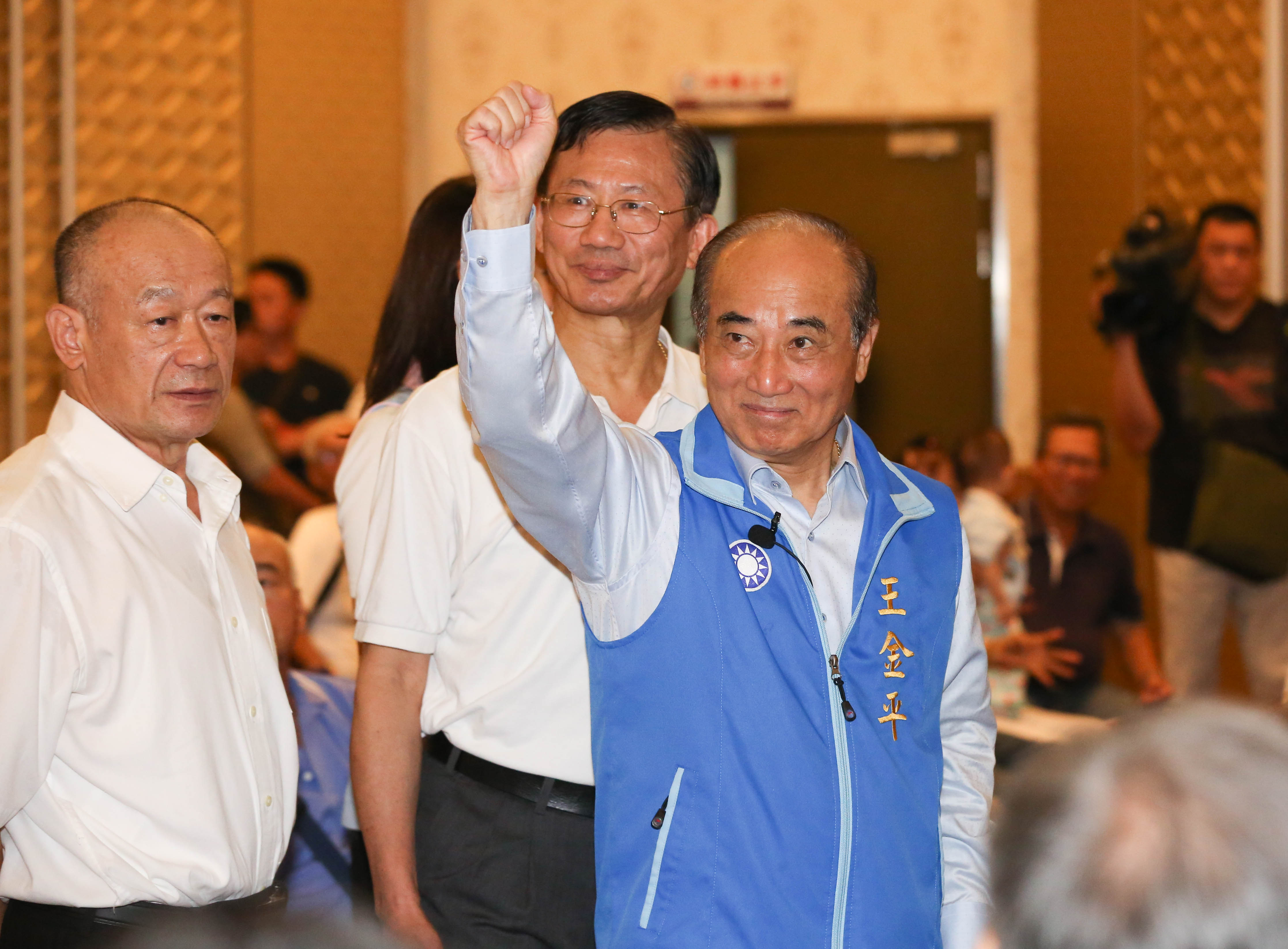 王金平宣布退出初選遊戲，重新收攏地方組織，下一步備受關注。