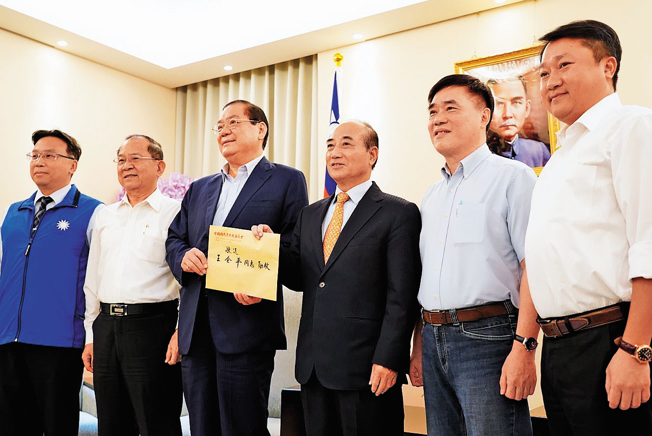王金平在會見5人小組後，宣布「不參加奇奇怪怪的初選」，讓黨中央錯愕。（王金平辦公室提供）