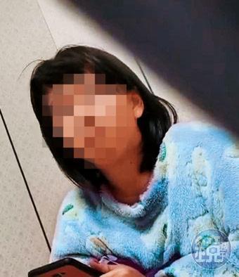 小敏向爸爸坦承與蕭男開了2次房間。(當事人服裝已經變色處理 ,讀者提供)