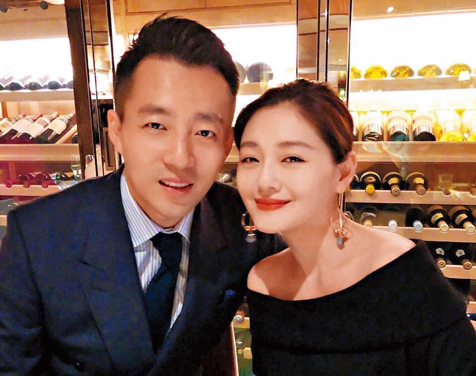 大S與汪小菲交往僅20天便決定結婚，如今育有一子一女，結婚8年感情仍非常甜蜜。（翻攝自大S微博）