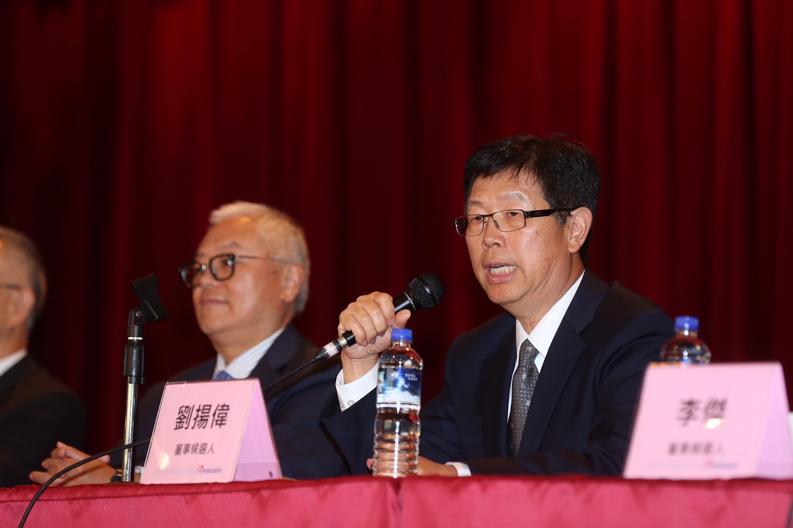 即使面對大環境詭譎多變，鴻海承諾未來年配息至少40%。