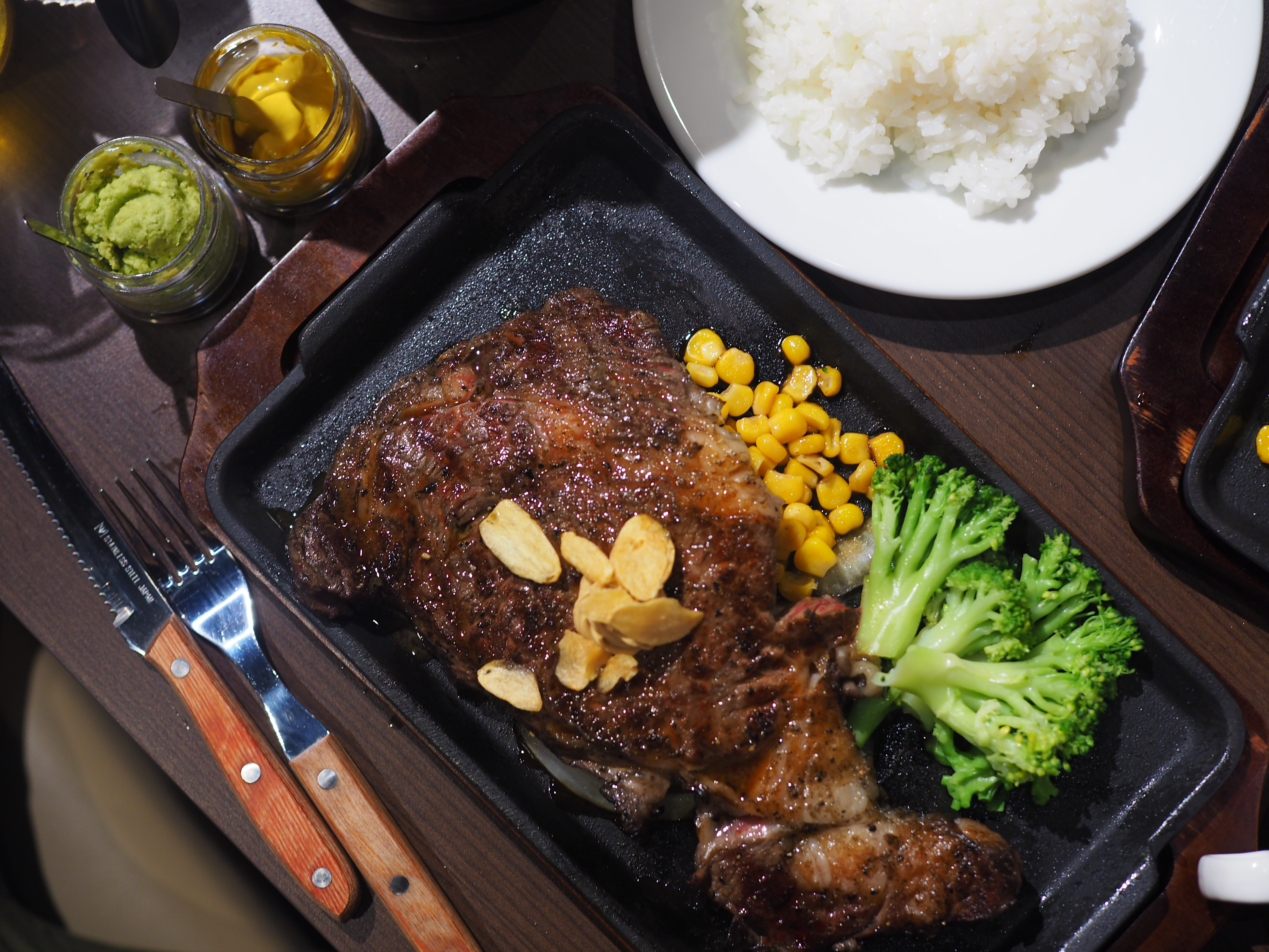 「我的肋眼牛排」能同時享受到帶筋和嫩口的部位，價格也最為親民。（1.8元／克，圖中約540元）