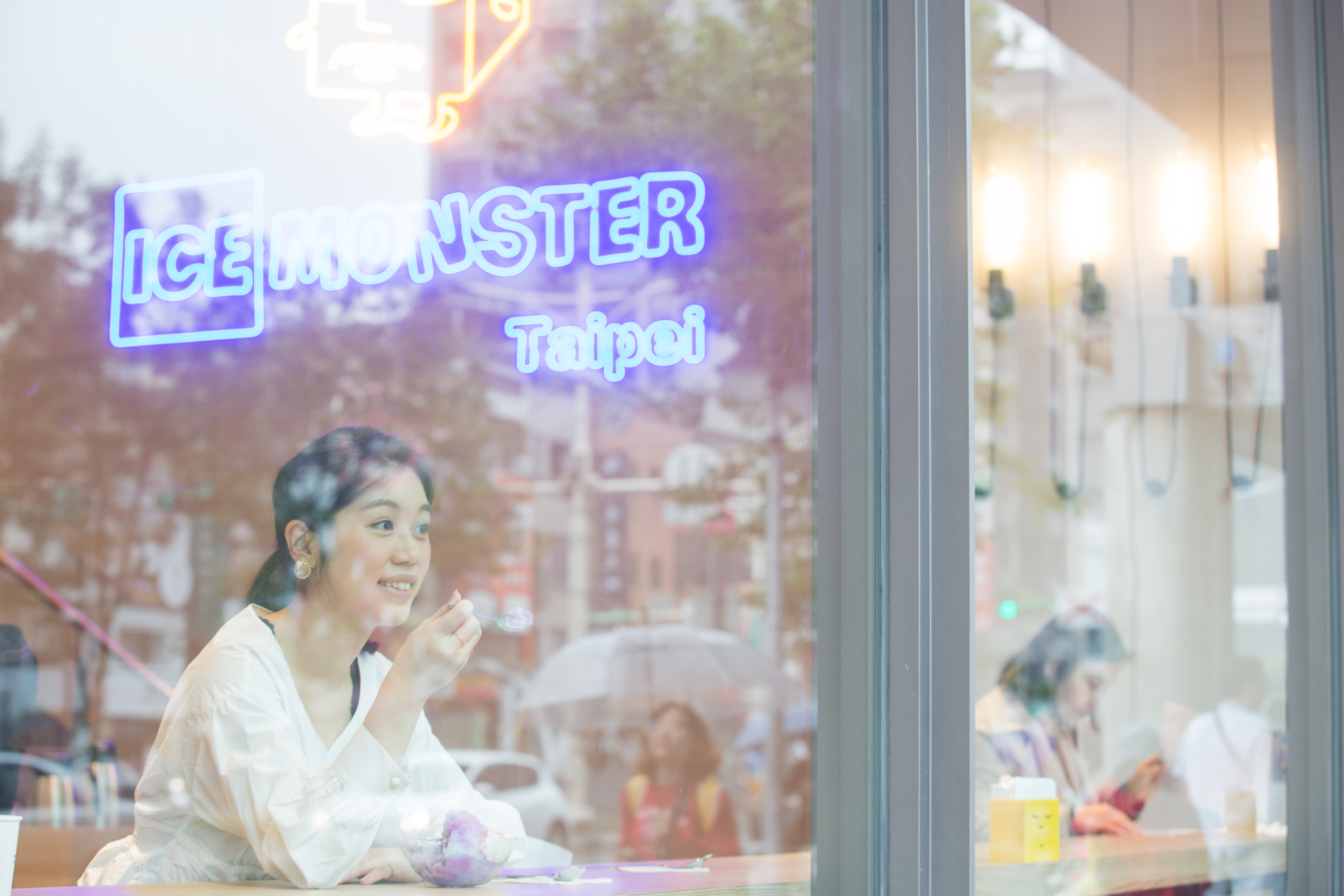 ICE MONSTER掀起全台芒果冰風潮，主打使用新鮮水果入料，深受觀光客喜愛。