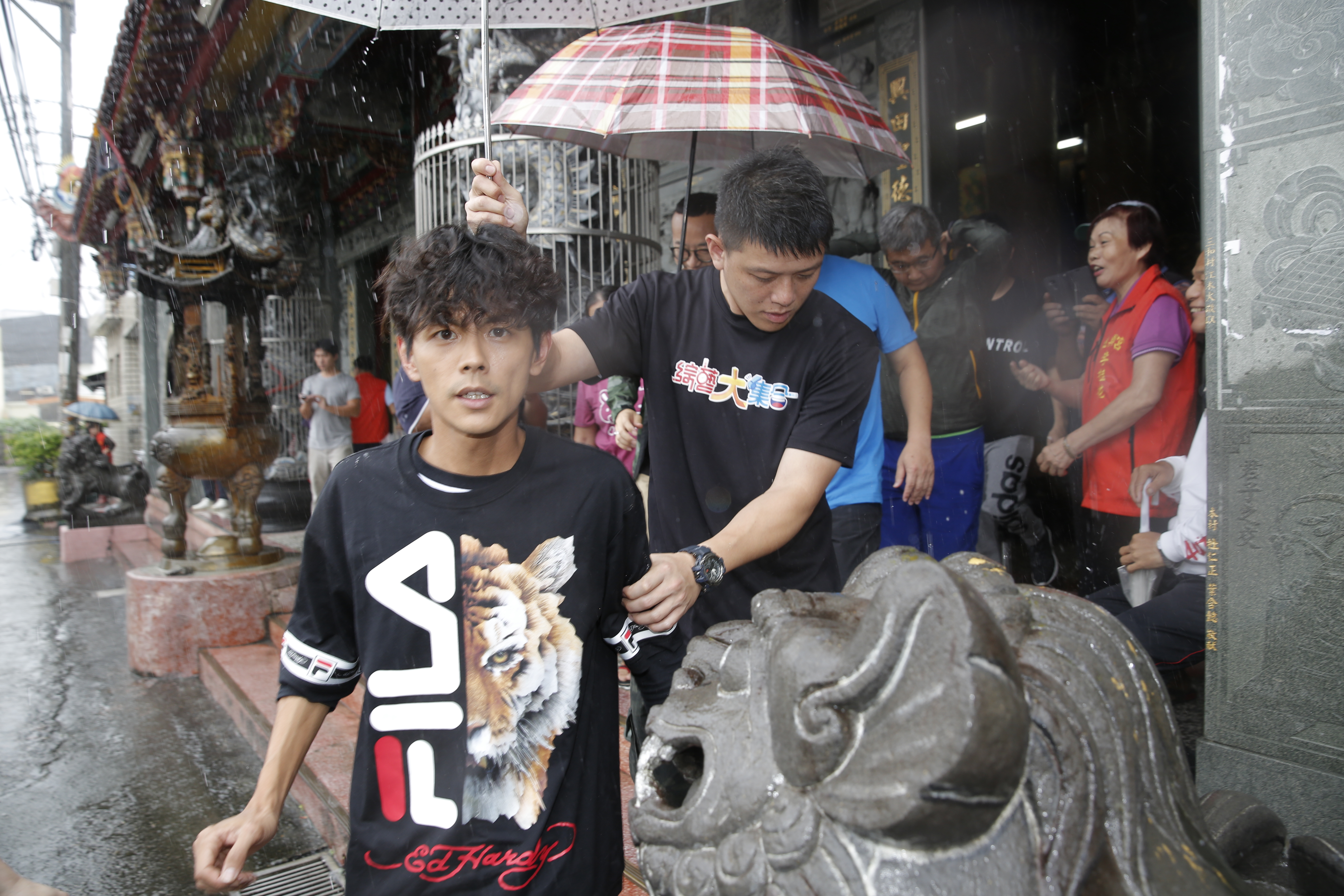 阿翔今日單獨現身外景錄影，謝忻則在製作單位安排下告假。