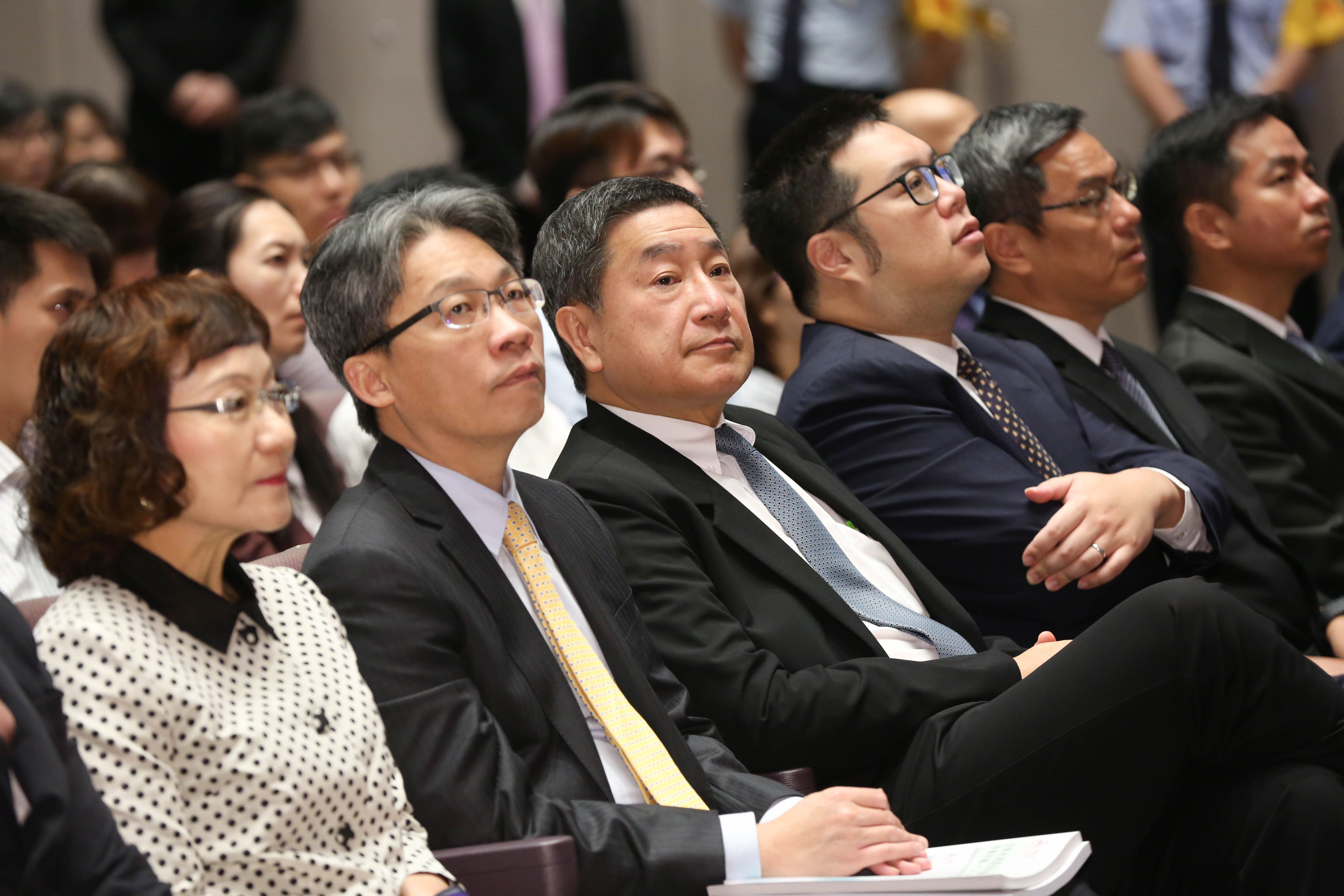 今日在股東會上，台泥特別就打造開放式循環生態工廠進行10分鐘簡報，爭取股東支持。