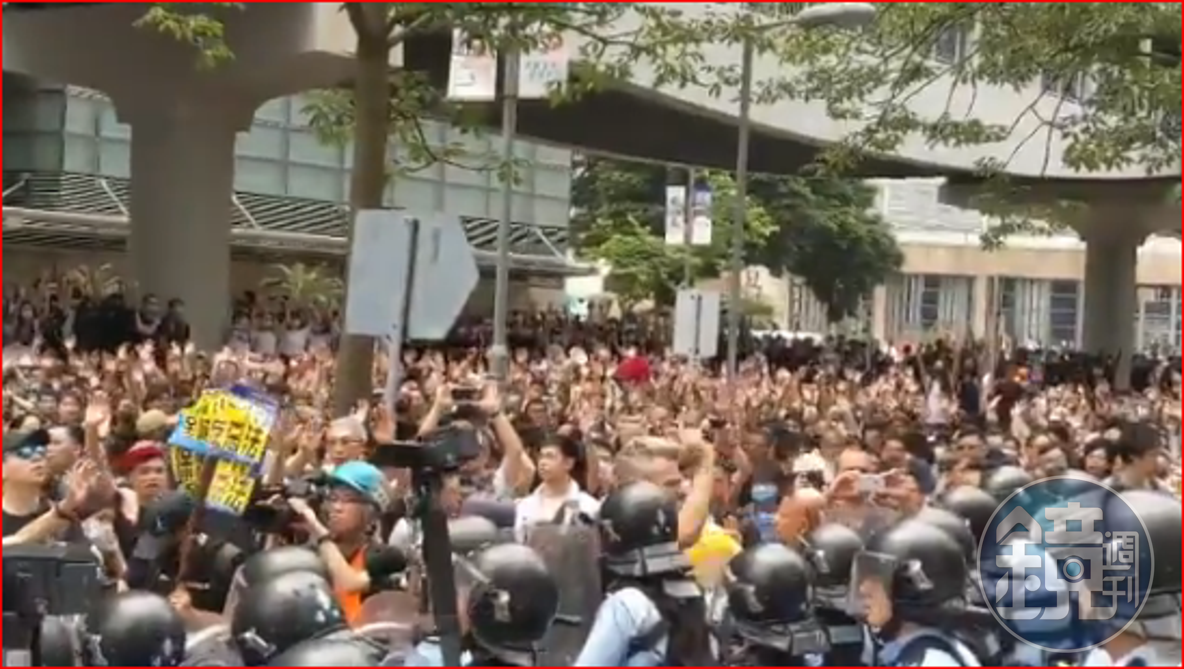 香港立法會預定今天二讀《逃犯條例》草案，民間人權陣線呼籲港人再次集結抗議。（翻攝推特）