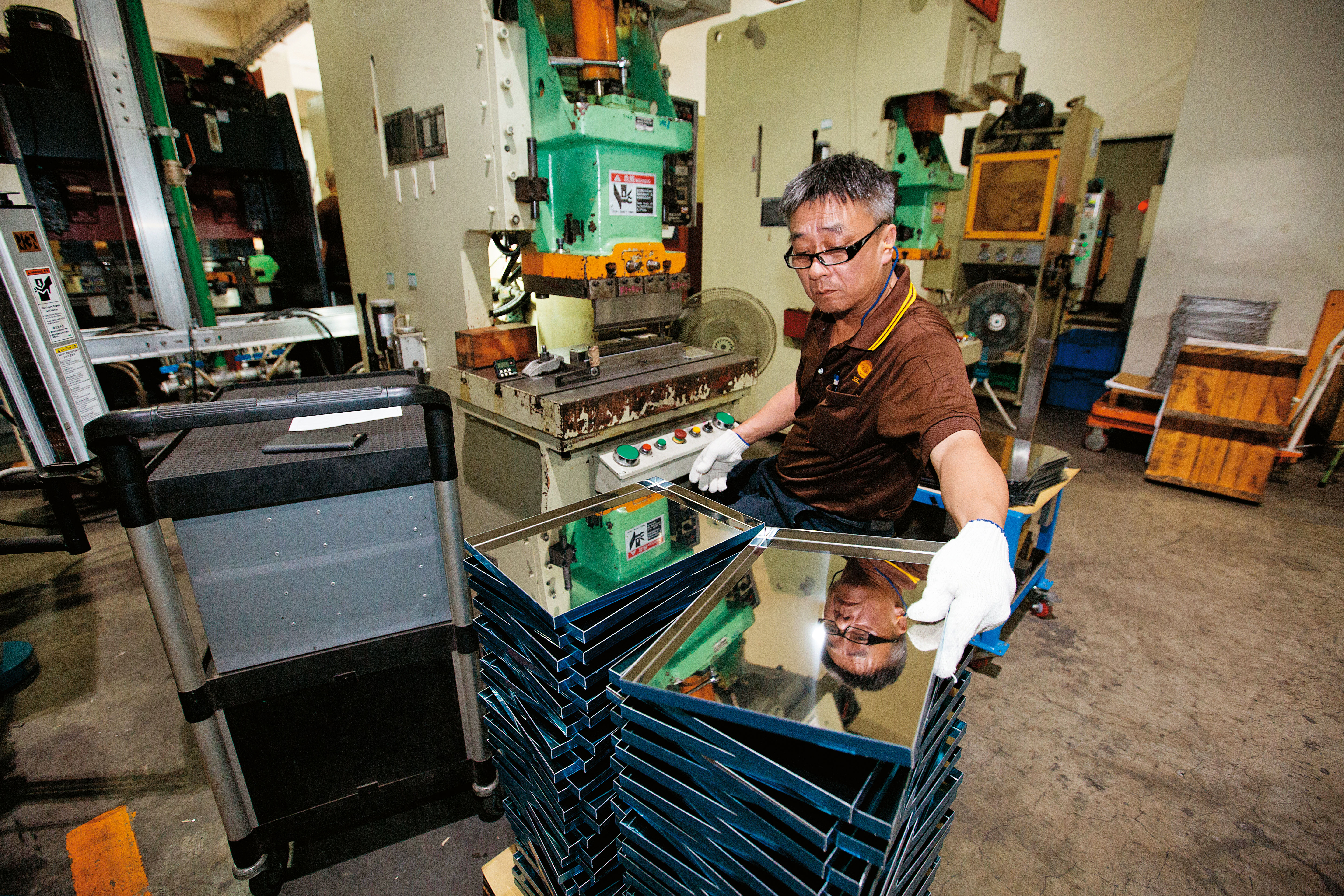 烤盤是三能起家的商品,可依客戶需求製作不同尺寸、材質與大小。