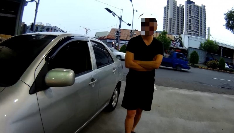 涂姓男子宣稱「不想勞煩親友」，堅持要賒帳，被加油站控告詐欺罪。（翻攝畫面）