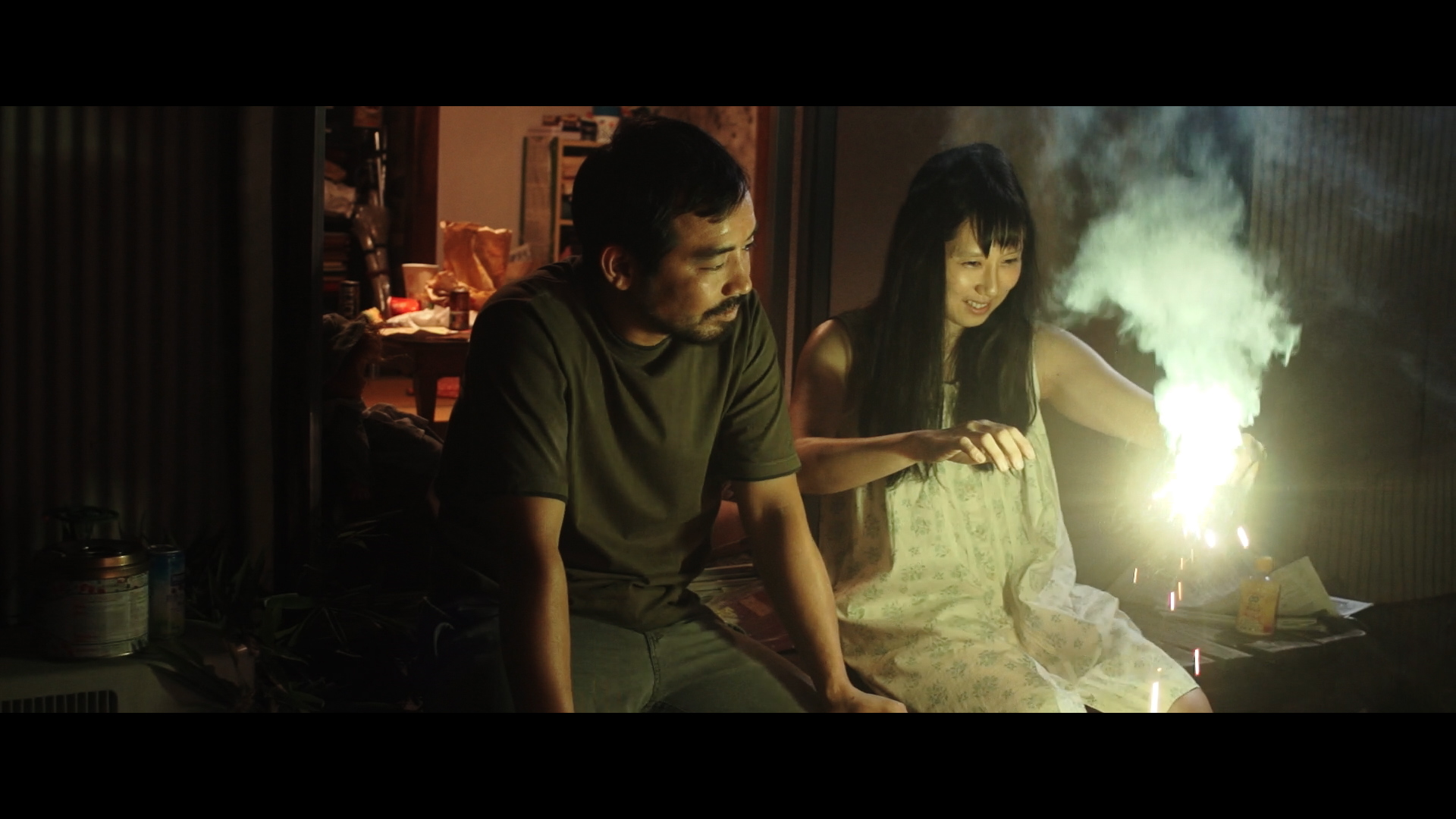 日本演員和田光沙（右）在《海角上的兄妹》裡飾演患有自閉症的女主角。（光年映畫提供）