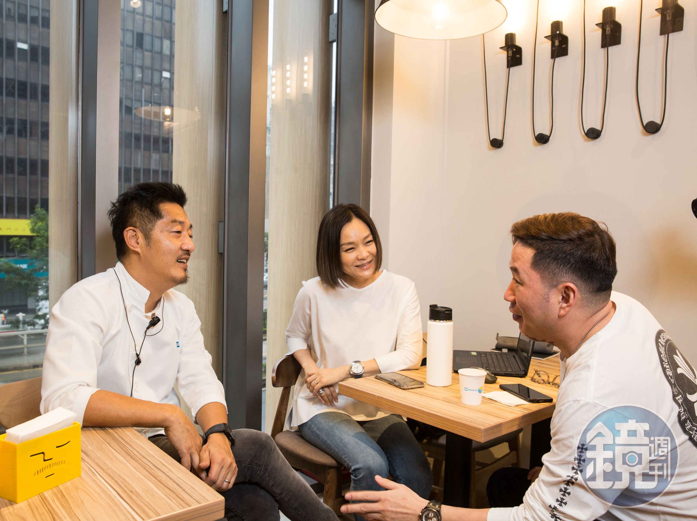 羅駿樺（左）重返永康商圈開店，現任妻子洪嘉珮（中）是幕後最大推手。