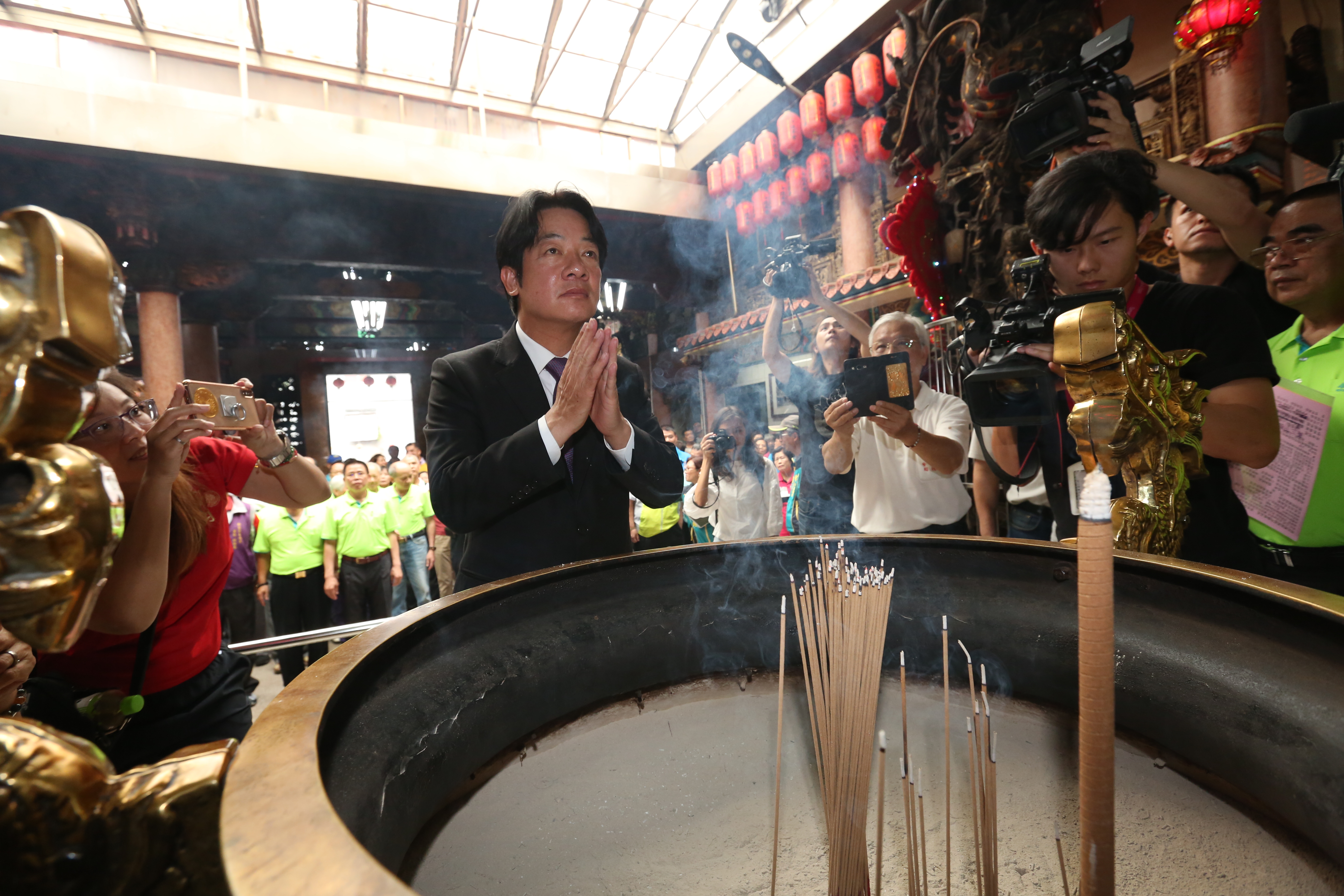 賴清德得知初選結果已親自致電總統蔡英文，他強調會接受初選結果，也呼籲全黨務必團結一致支持蔡總統競選連任。