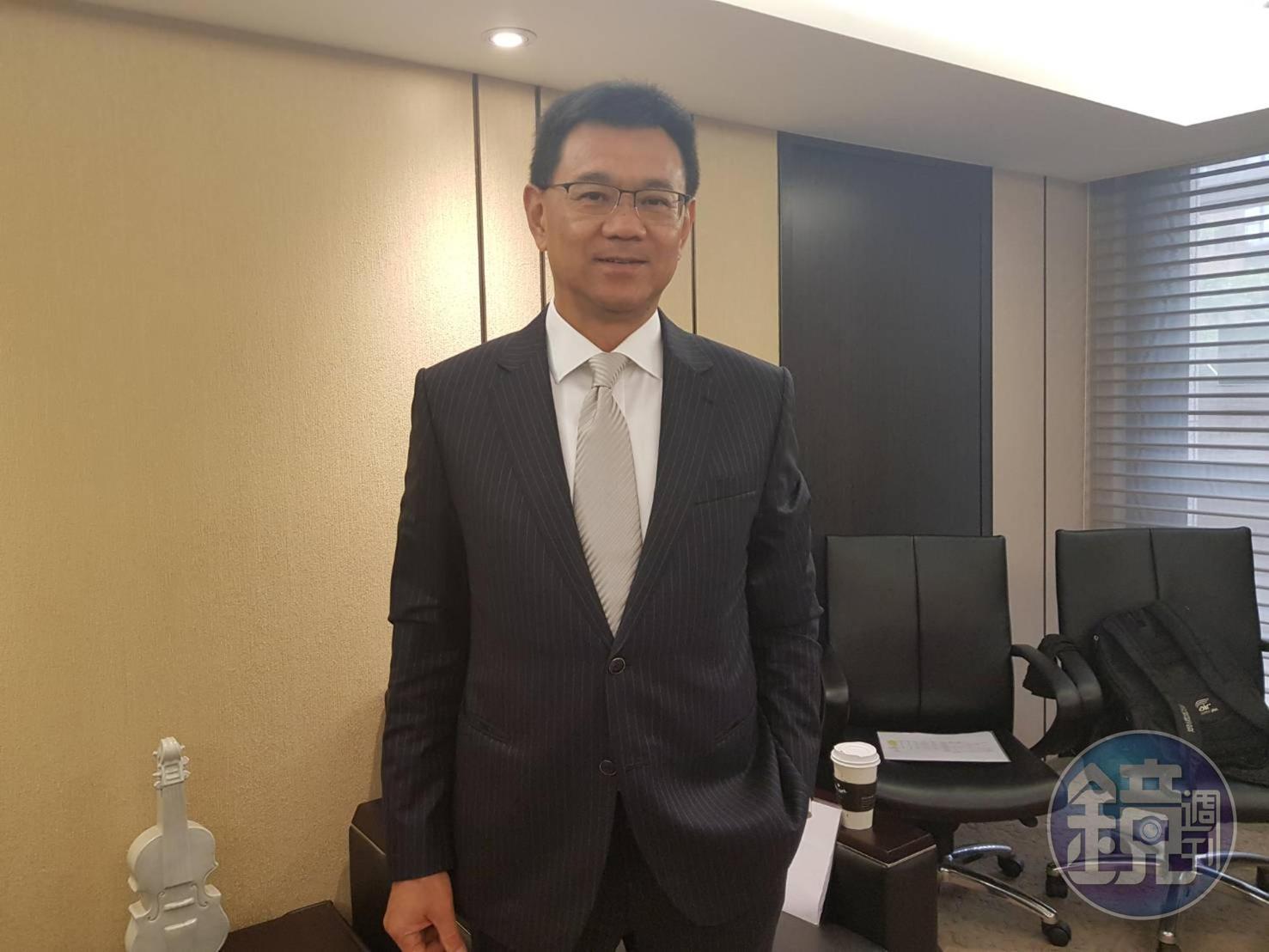 達麗建設董事長謝志長認為,土地的價格愈來愈貴,為了消化餘屋讓利,房子賣掉了,但土地不一定買的到,或是要用更貴的價錢才能買到,不如惜售。