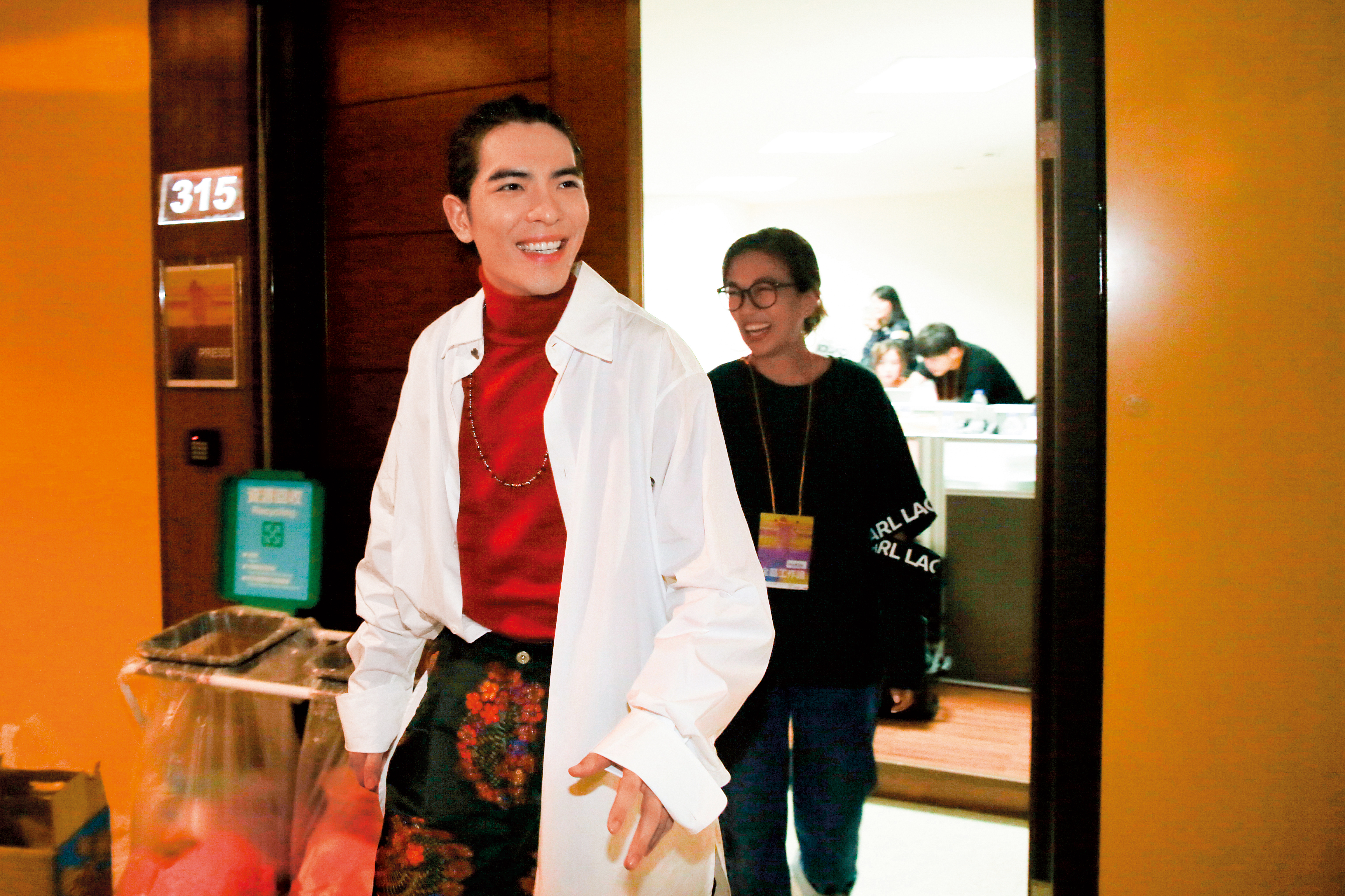 經紀人林有慧（右）和蕭敬騰合作十多年，兩人對於緋聞早已無感。