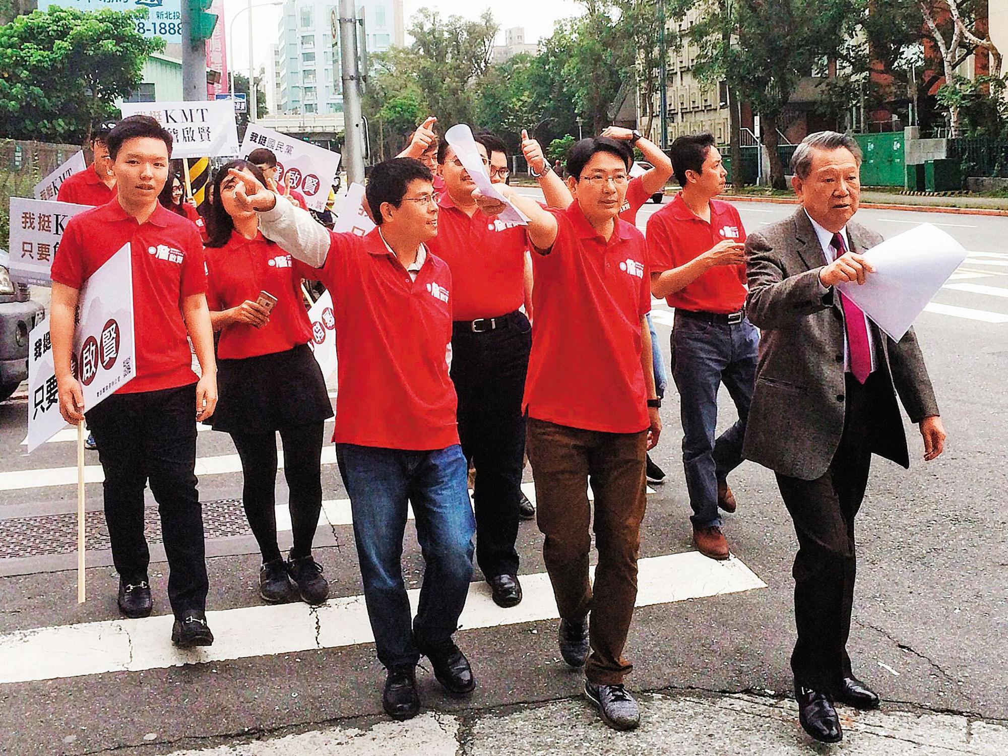 林政緯協助詹啟賢競選國民黨主席時形影不離，許多重要選舉工作都由林代勞。（翻攝能革者 詹啟賢臉書）