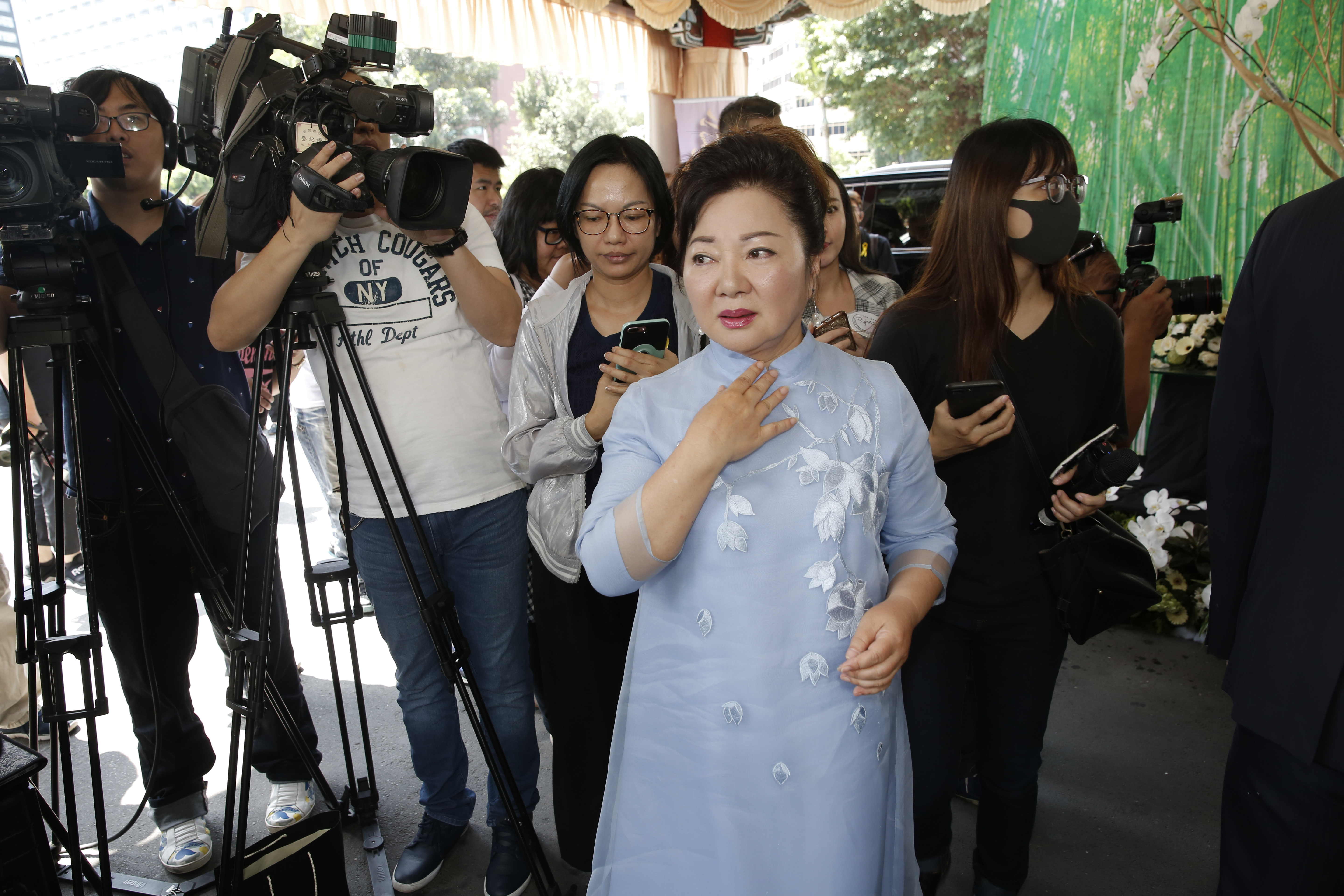 白冰冰不僅為賀一航的告別式擔任引言,還幫他找好靈骨塔,且連遺孀Judy未來的塔位也都一起找好。