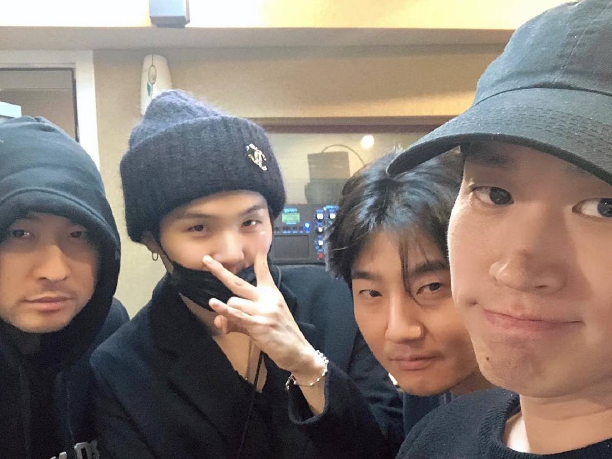 BTS防彈少年團成員SUGA(左2)為EPIK HIGH製作歌曲。(翻攝自Tablo IG)