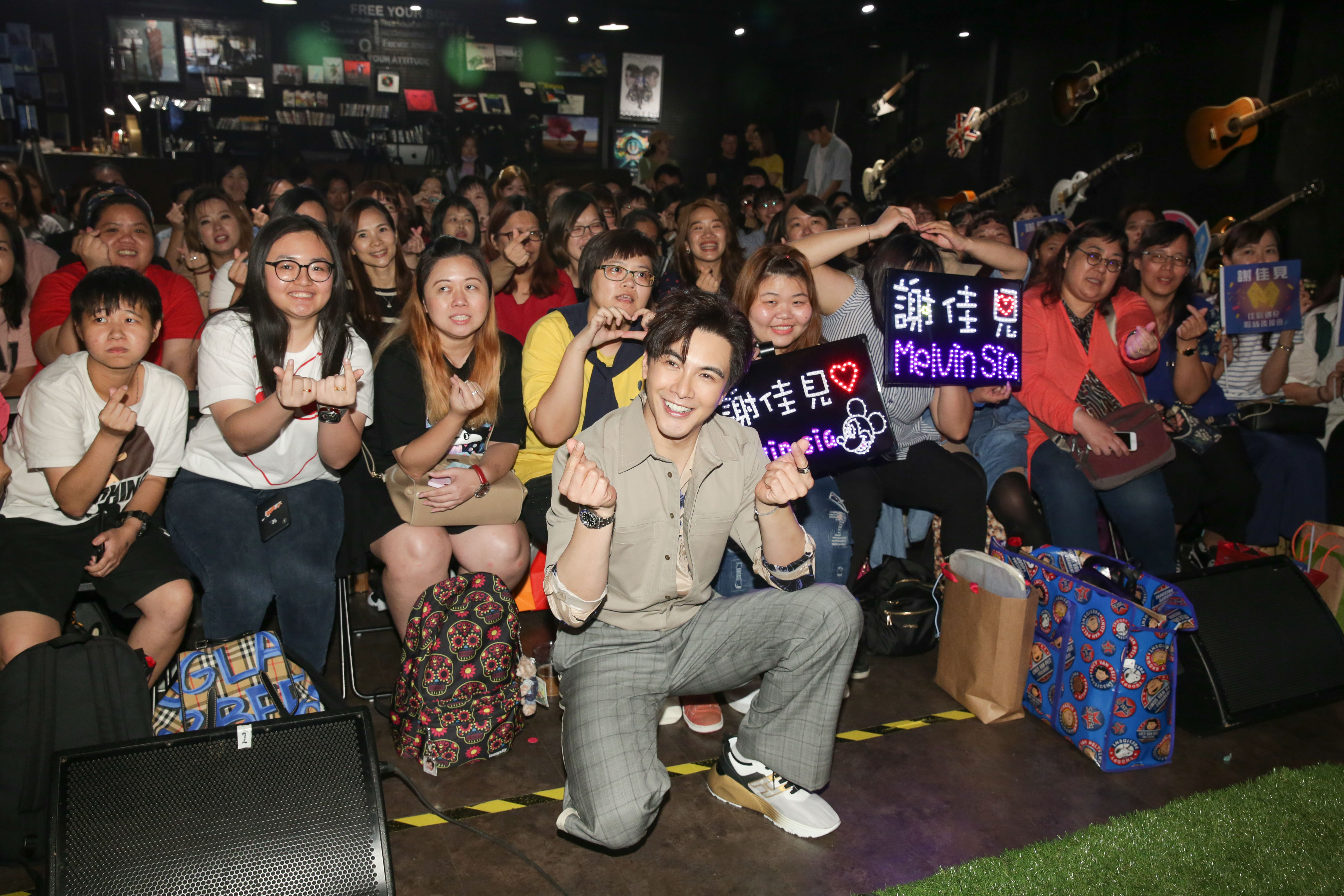 謝佳見趁著拍戲空檔，跟粉絲舉辦生日同樂會。