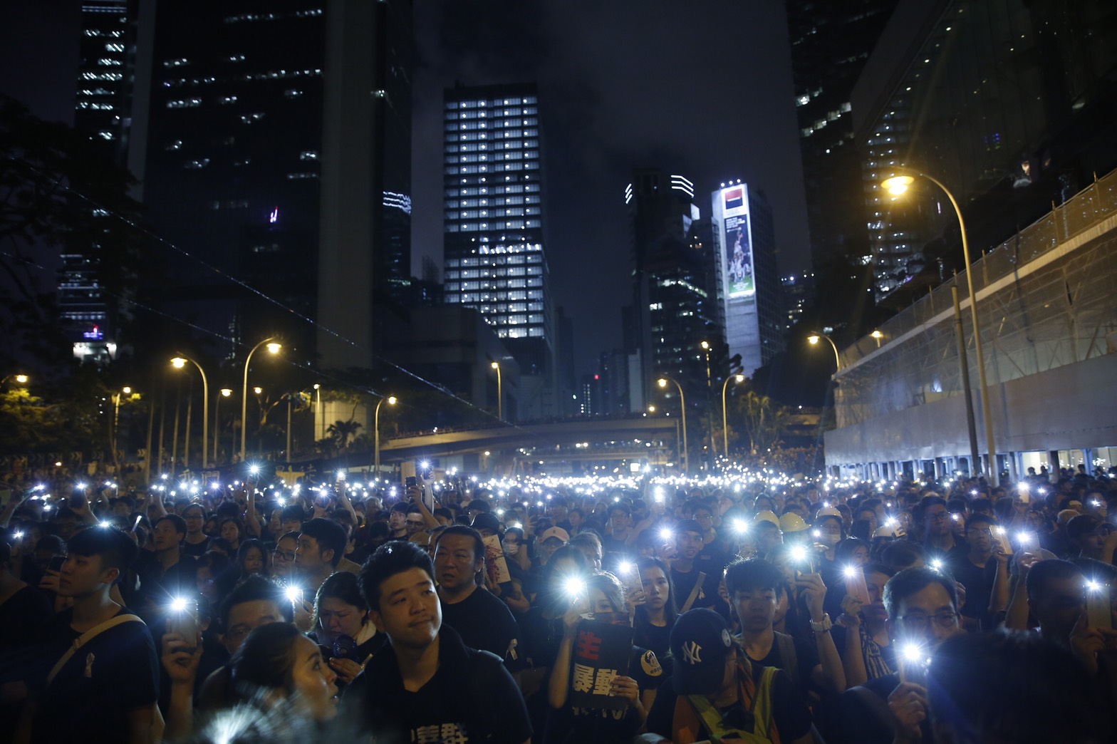 香港616反送中大遊行,將近200萬人走上街頭。