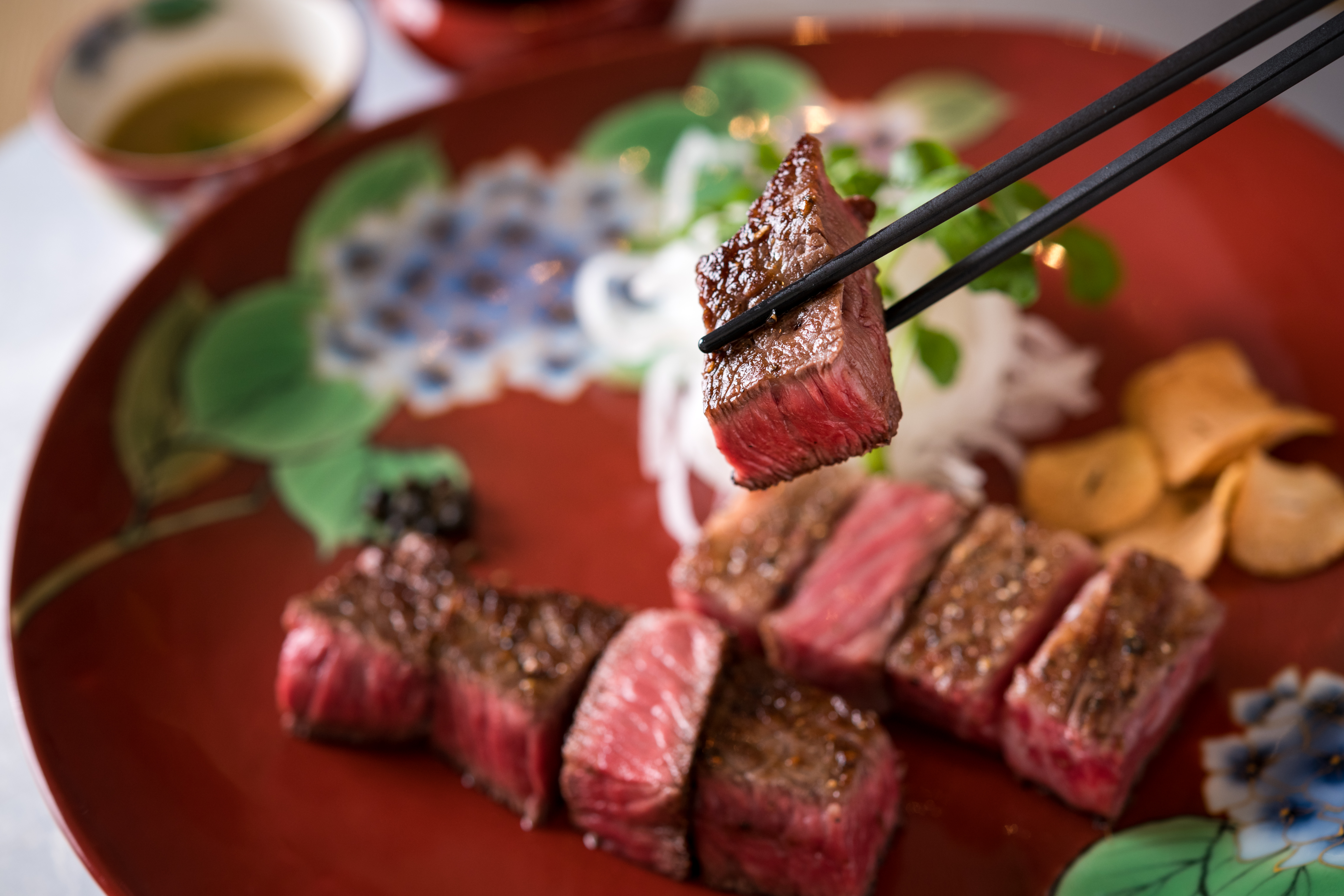 Ukai獨家引進的「田村牛」旨味濃郁，油花豐美。