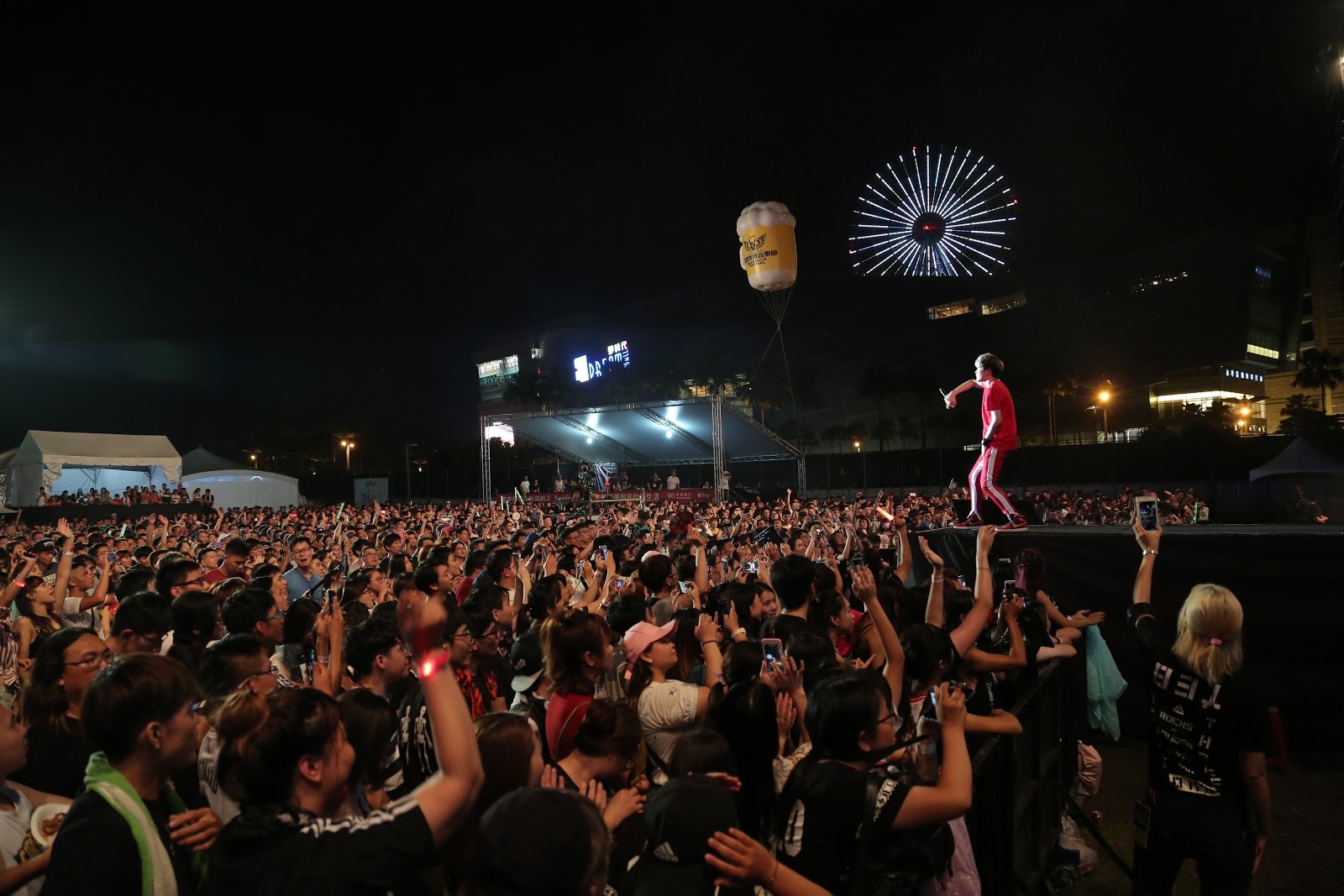 高雄啤酒音樂節歷年演出卡司華麗，去年入場人次創紀錄達5.5萬人。（寬寬整合行銷提供）