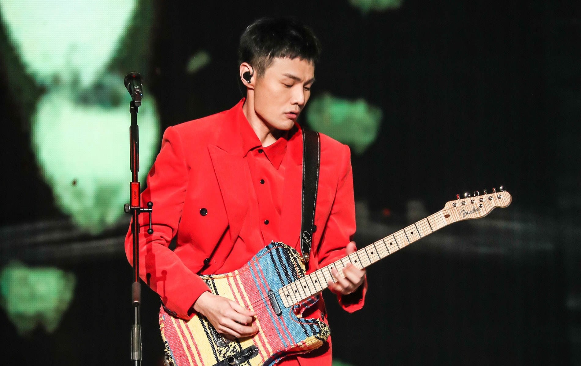 李榮浩出錢寵愛歌迷，讓人感動不已。（上引娛樂提供）