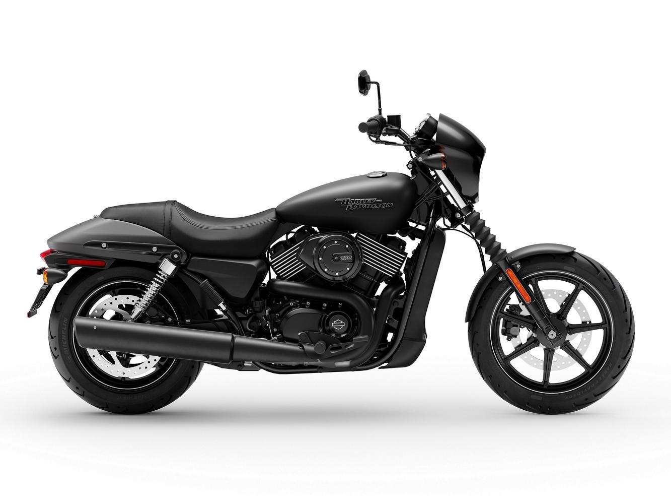 Street750的座椅高度僅720mm，且車架及座位皆為窄式，使跨坐更加容易。