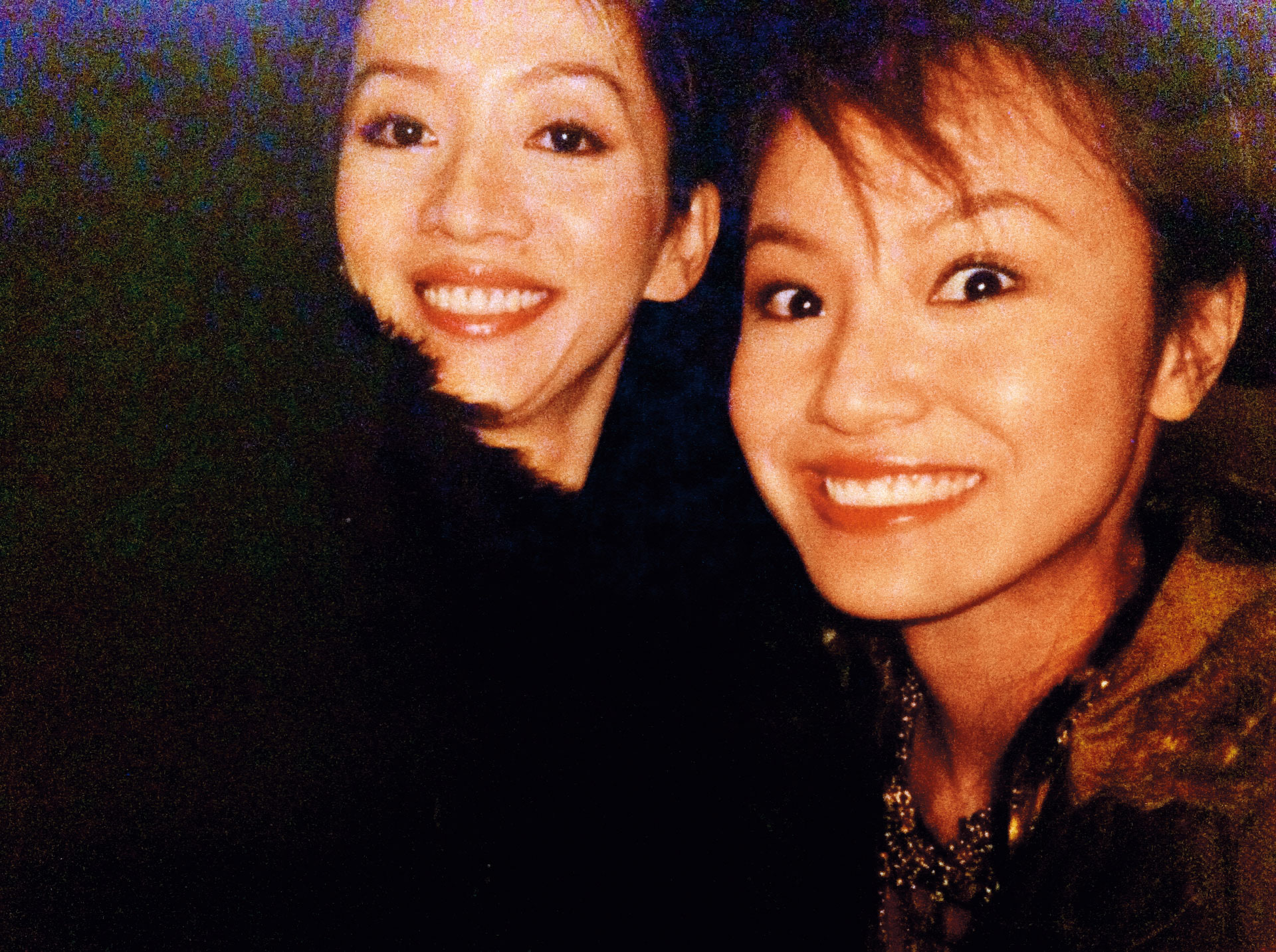 何韻詩（右）是梅艷芳（左）唯一的女徒弟，也是關門弟子。即使梅艷芳過世多年，何韻詩仍覺得師父就在身邊。（翻攝HOCC臉書）