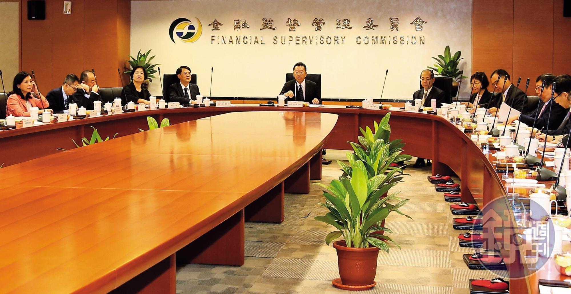 顧立雄大動作找了22家壽險業負責人,要求業者調整商品結構以及辦理現增強化資本結構。