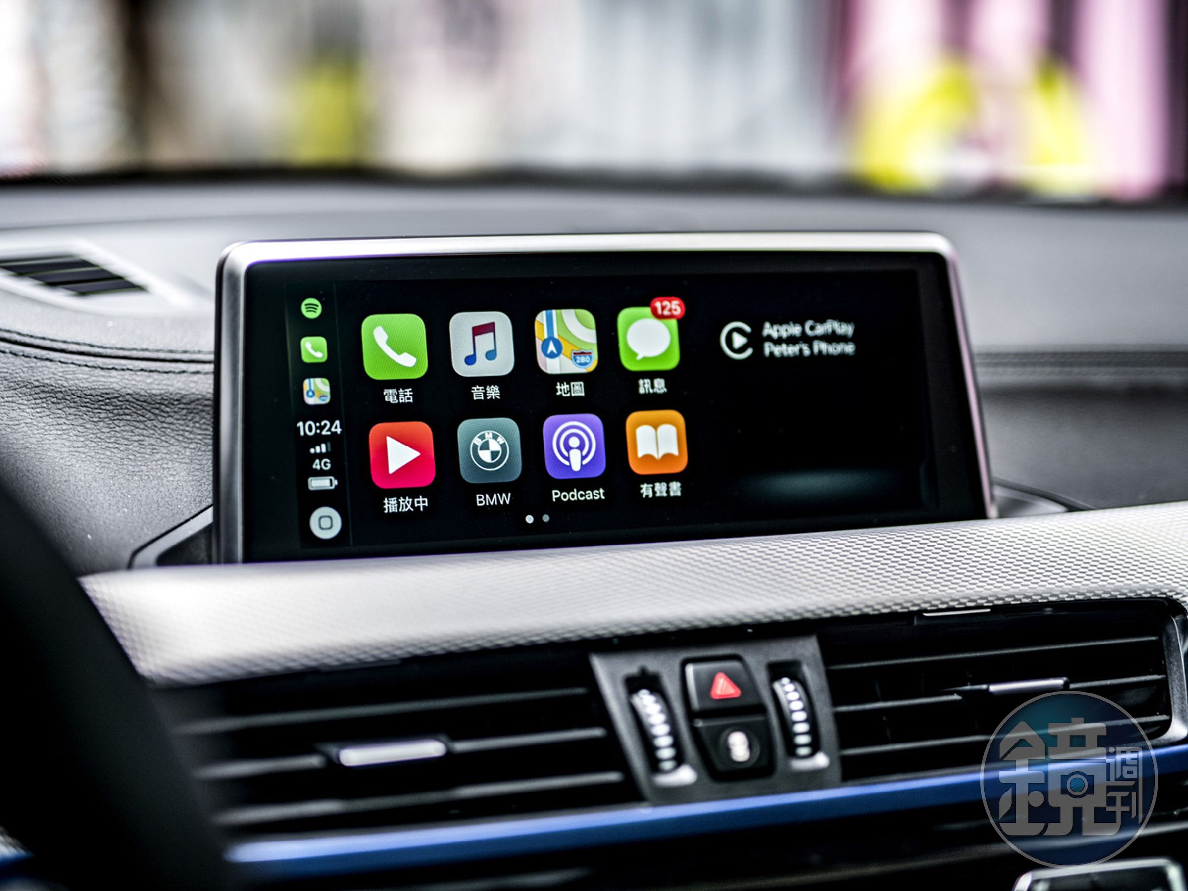 全新BMW X2領航版全車系升級業界首創的無線Apple CarPlay整合系統、8.8吋中控觸控螢幕與BMW智能衛星導航系統。