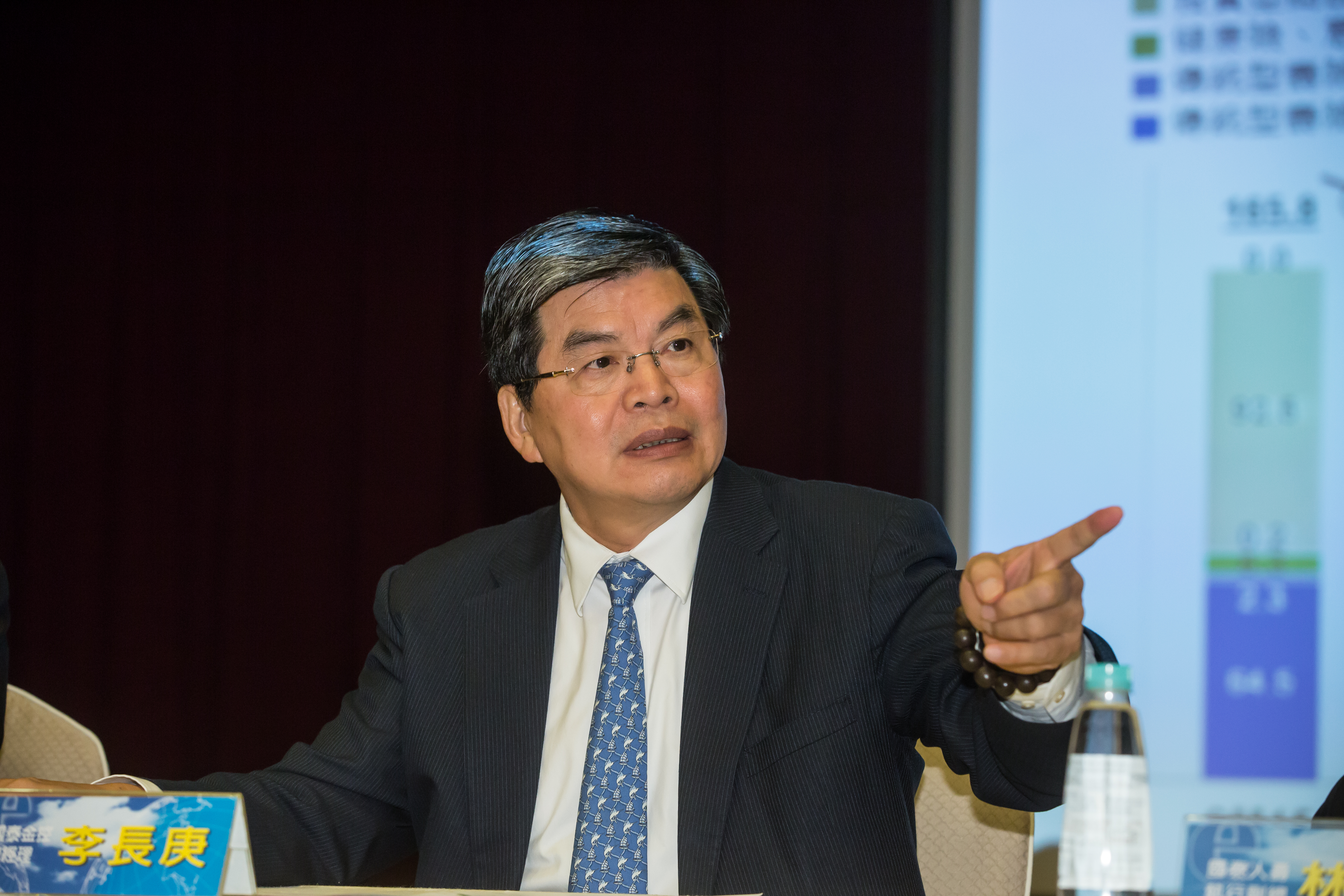 對外界質疑IFRS17施行會對國壽產生衝擊，國泰金控總經理李長庚說：「他們也不懂啦！」