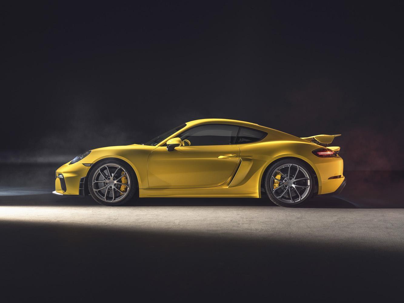 718 Cayman GT4搭載保時捷特別開發的超高性能 (UHP) 輪胎，並藉此在紐柏林北環賽道創下優於前世代的紀錄。